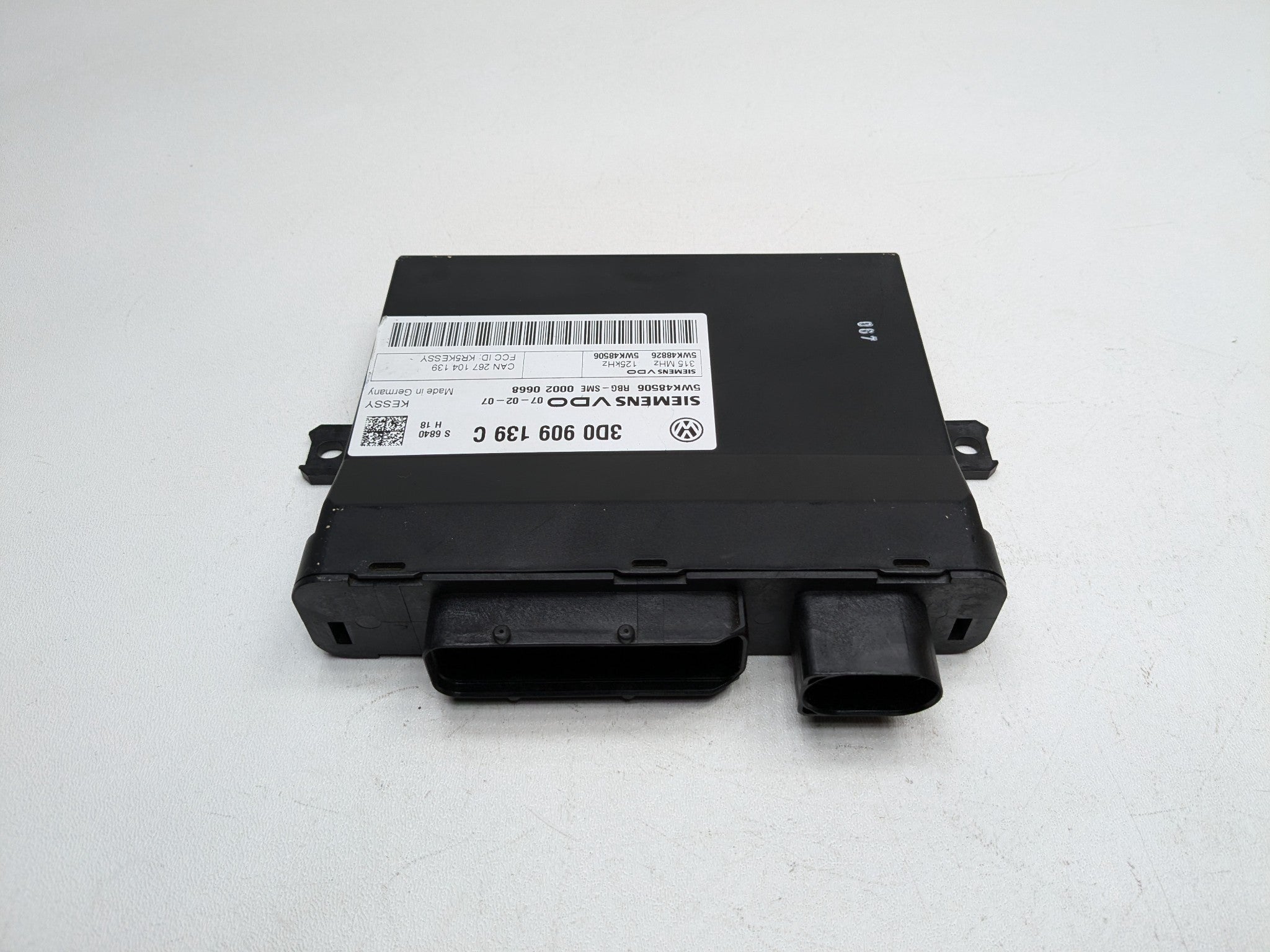 2008 - 2010 OEM PORSCHE CAYENNE IMMOBILIZER ANTI THEFT LOCKIN CONTROL MODULE