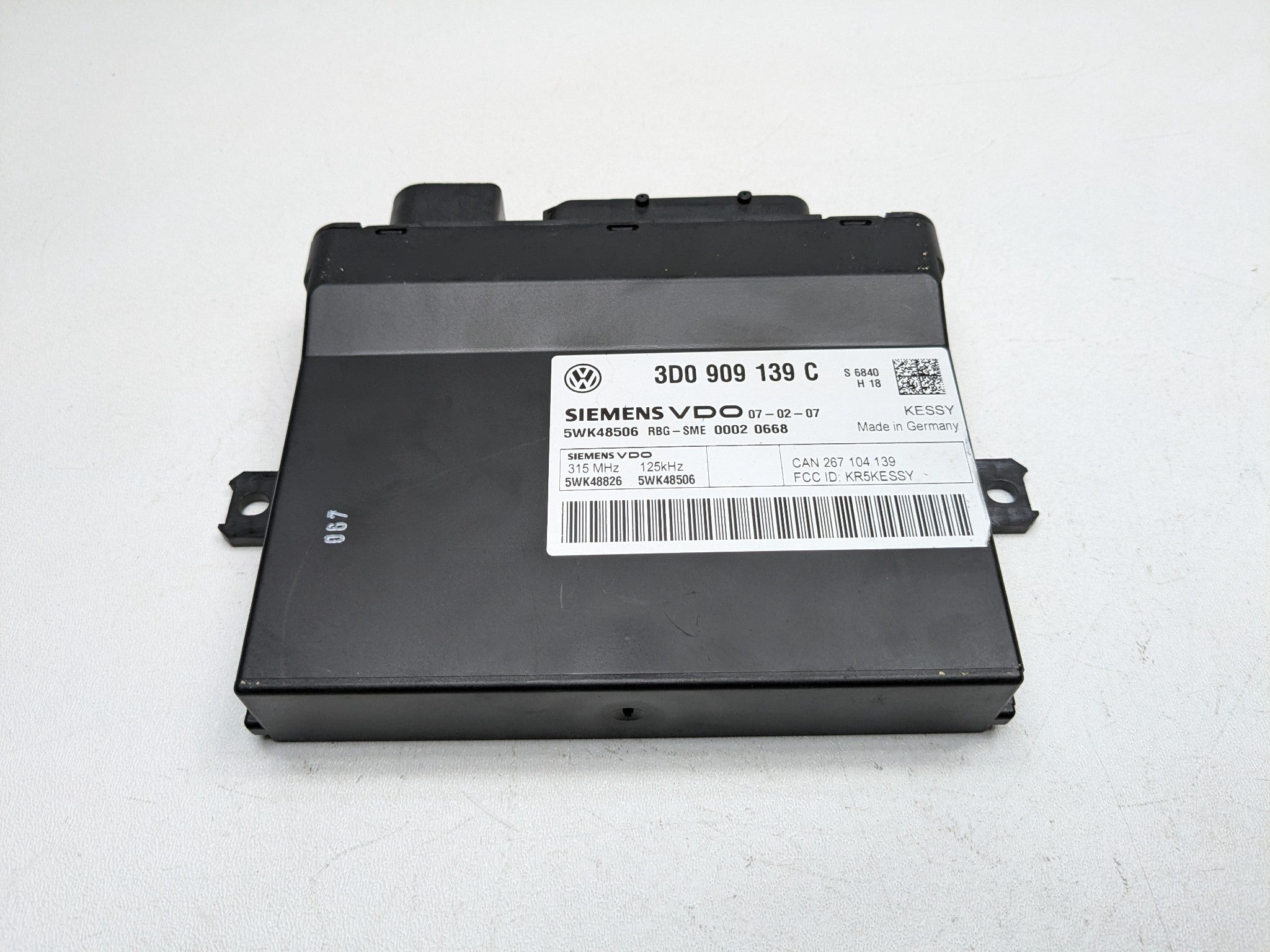 2008 - 2010 OEM PORSCHE CAYENNE IMMOBILIZER ANTI THEFT LOCKIN CONTROL MODULE