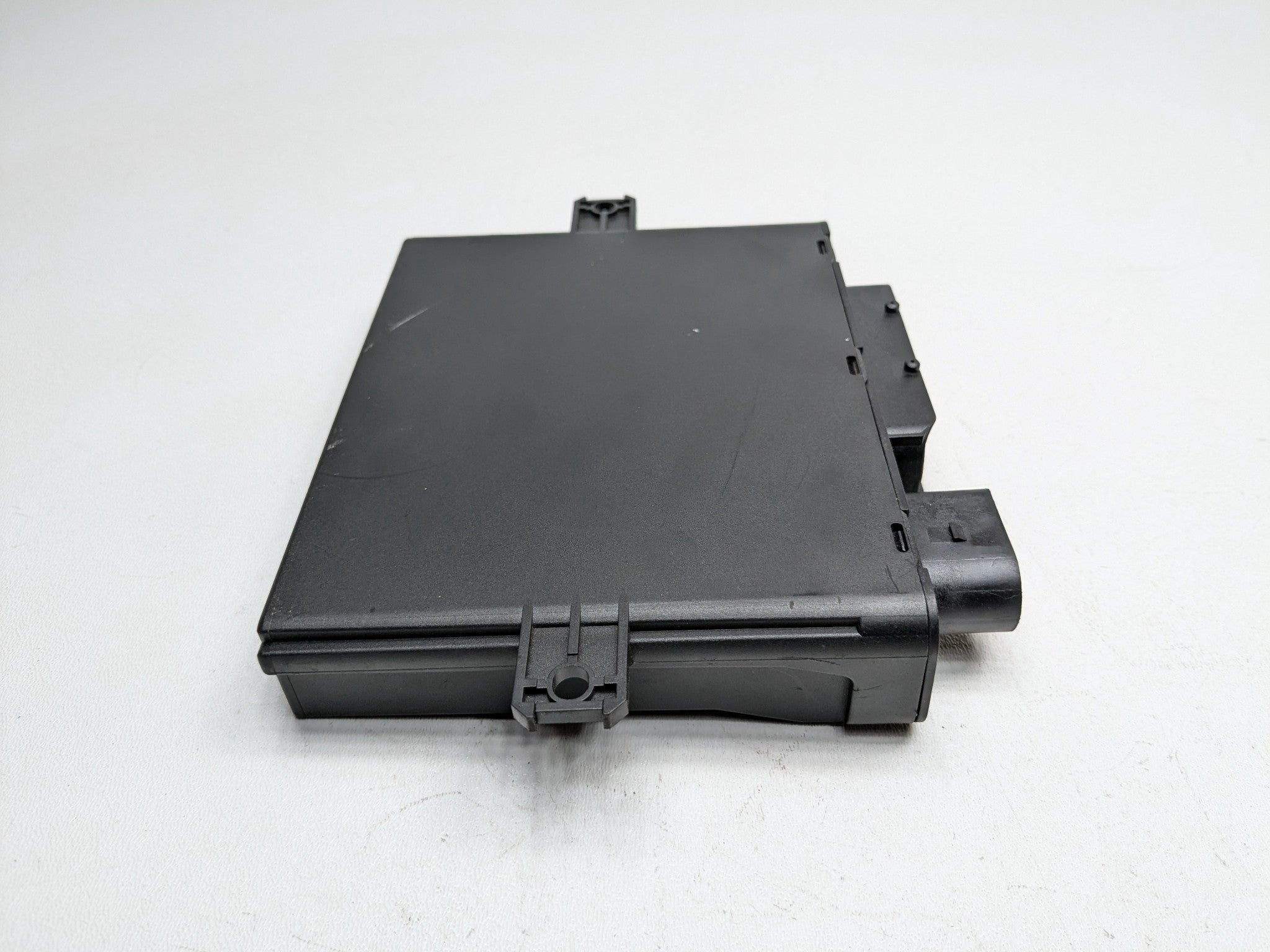 2008 - 2010 OEM PORSCHE CAYENNE IMMOBILIZER ANTI THEFT LOCKIN CONTROL MODULE