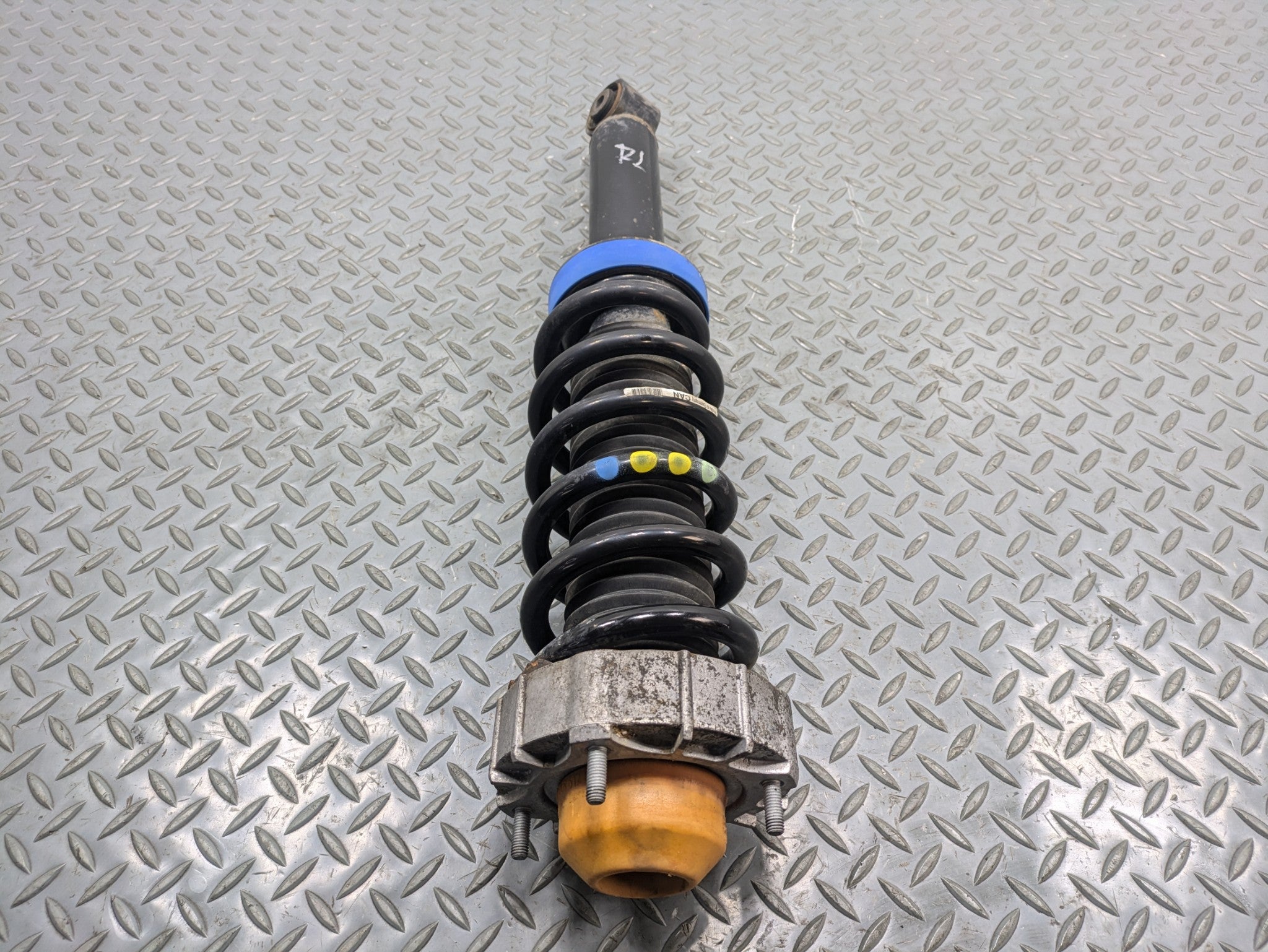 2008 - 2010 OEM PORSCHE CAYENNE REAR LEFT DRIVER SIDE SUSPENSION STRUT ASSEMBLY
