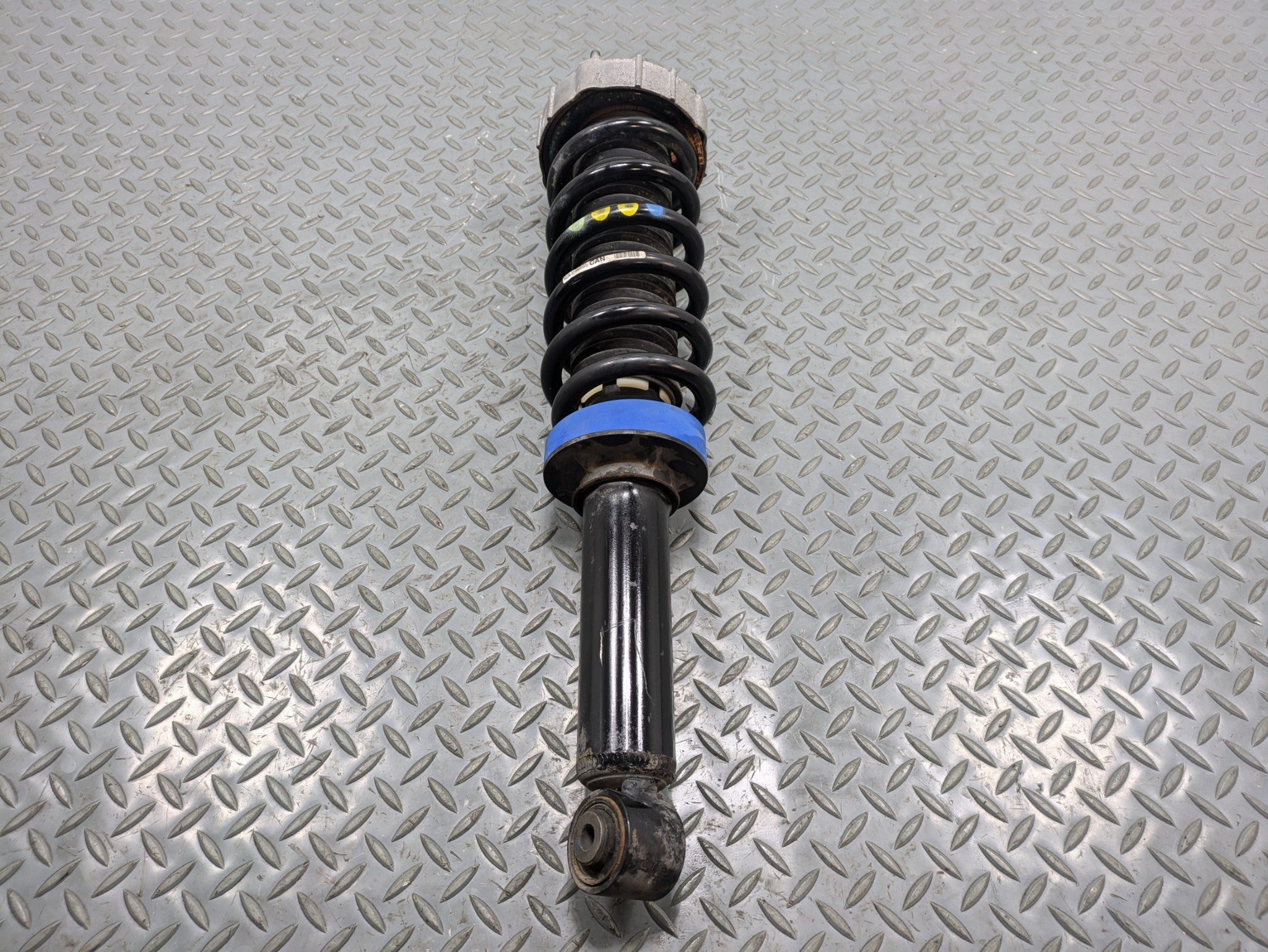 08 - 10 OEM PORSCHE CAYENNE REAR RIGHT PASSENGER SIDE SUSPENSION STRUT ASSEMBLY