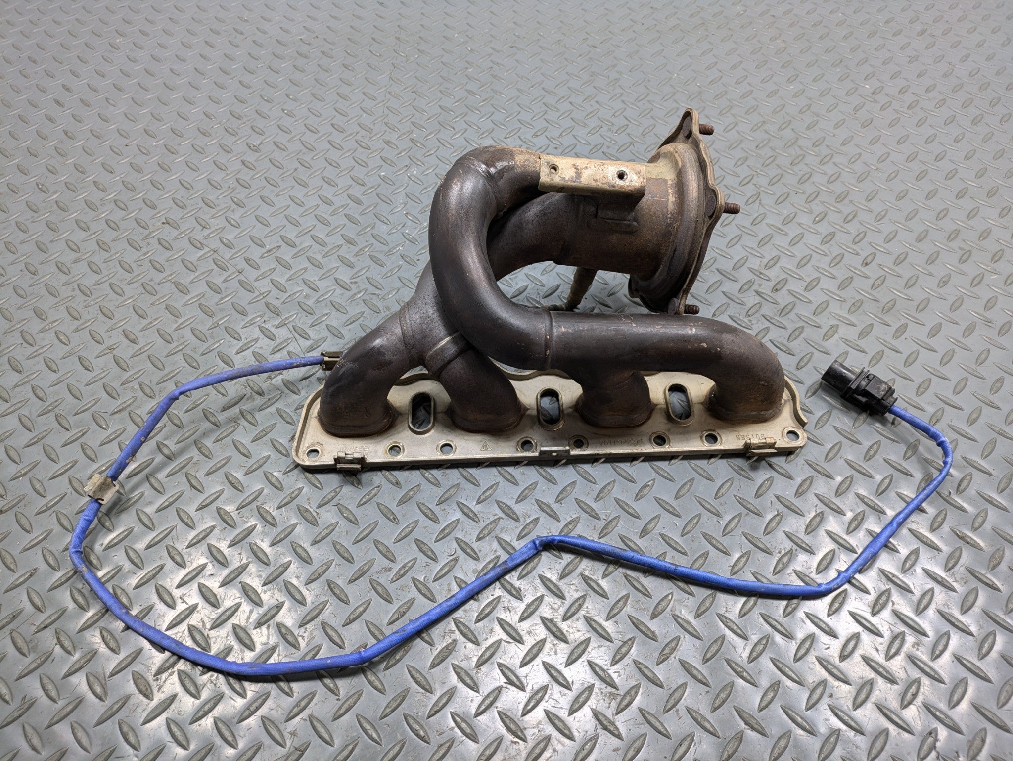 08 - 10 OEM PORSCHE CAYENNE RIGHT EXHAUST MANIFOLD HEADER 4.8L WITHOUT TURBO