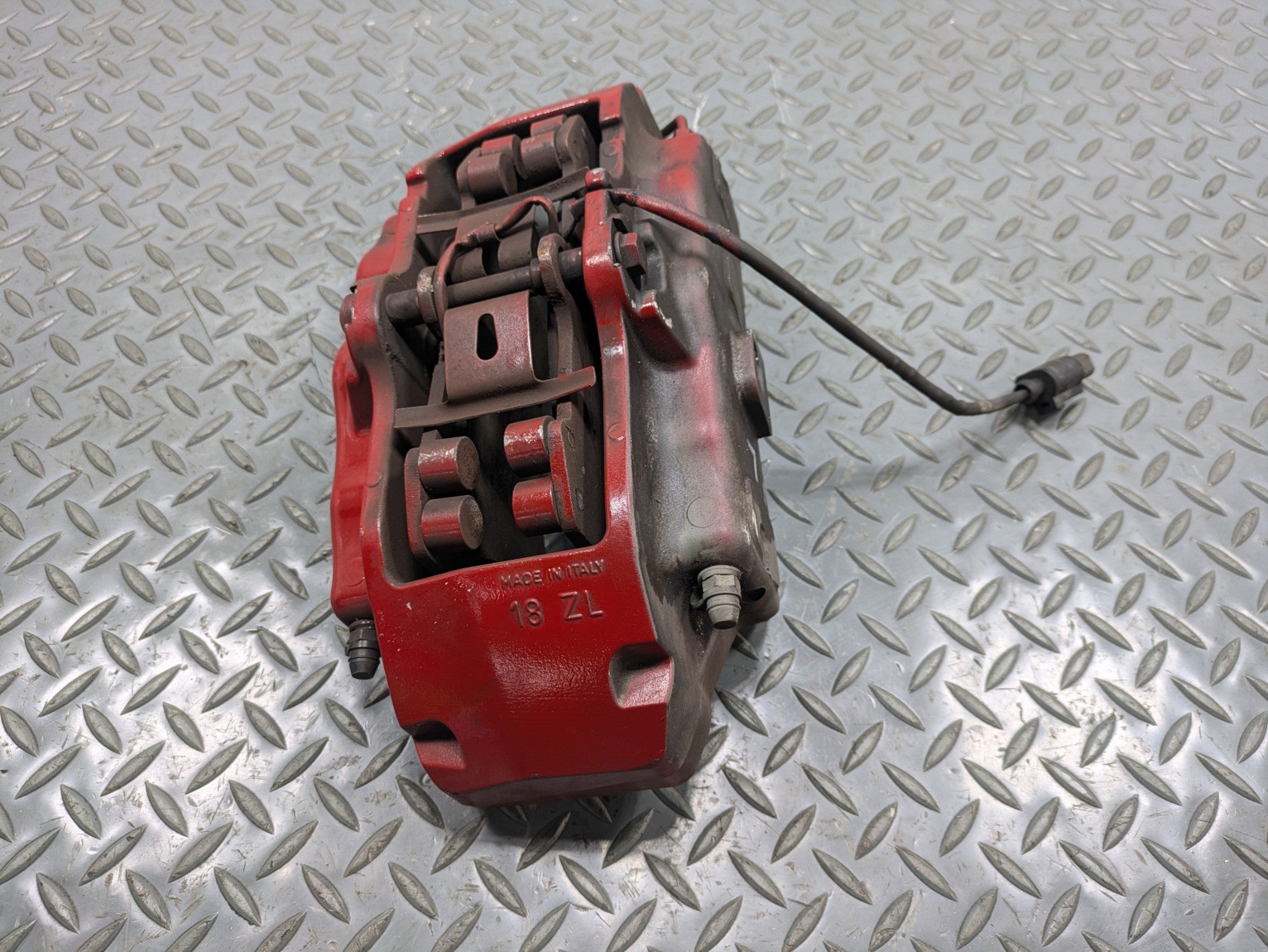 2008 - 2010 OEM PORSCHE CAYENNE FRONT LEFT SIDE BRAKE CALIPER ASSEMBLY