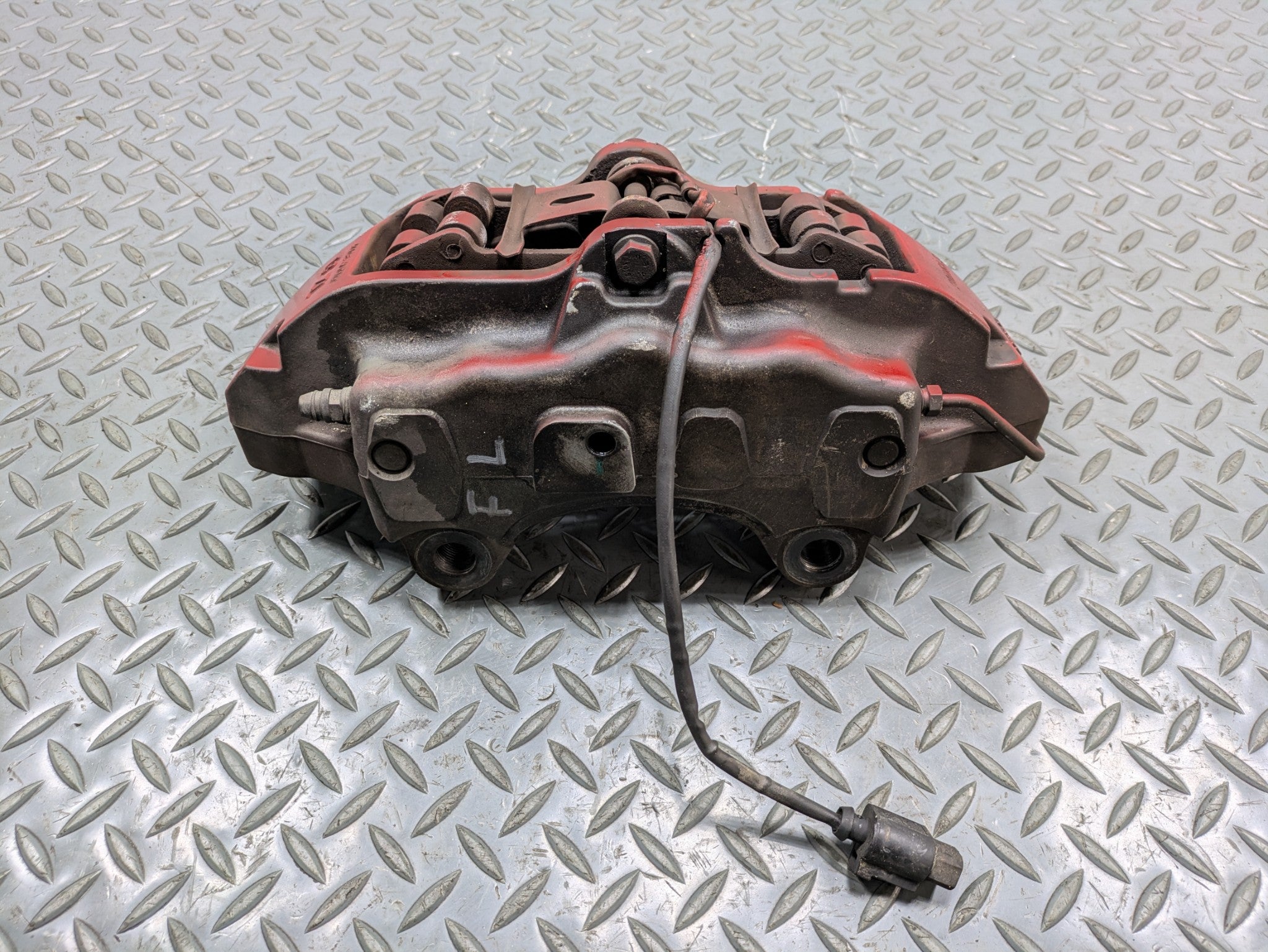 2008 - 2010 OEM PORSCHE CAYENNE FRONT LEFT SIDE BRAKE CALIPER ASSEMBLY