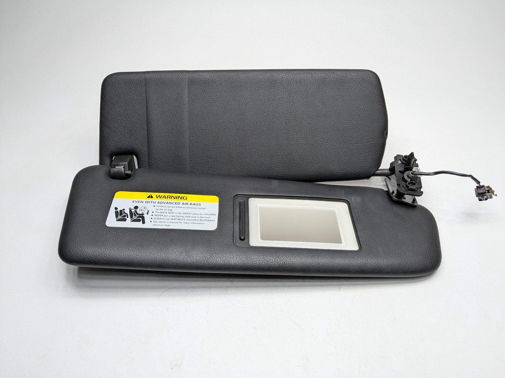2008 - 2010 OEM PORSCHE CAYENNE FRONT RIGHT PASSENGER SIDE SUN VISOR