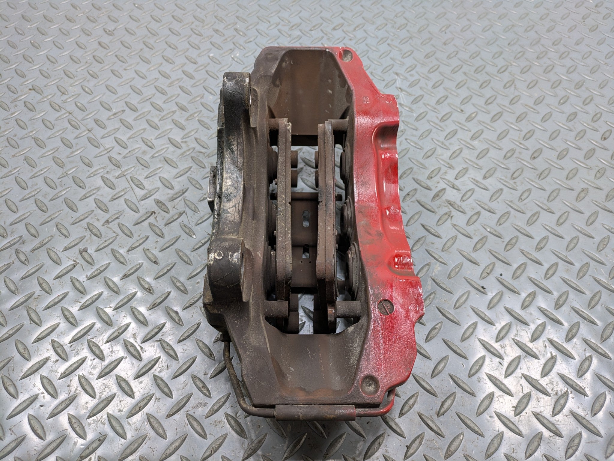 2008 - 2010 OEM PORSCHE CAYENNE FRONT RIGHT SIDE BRAKE CALIPER ASSEMBLY