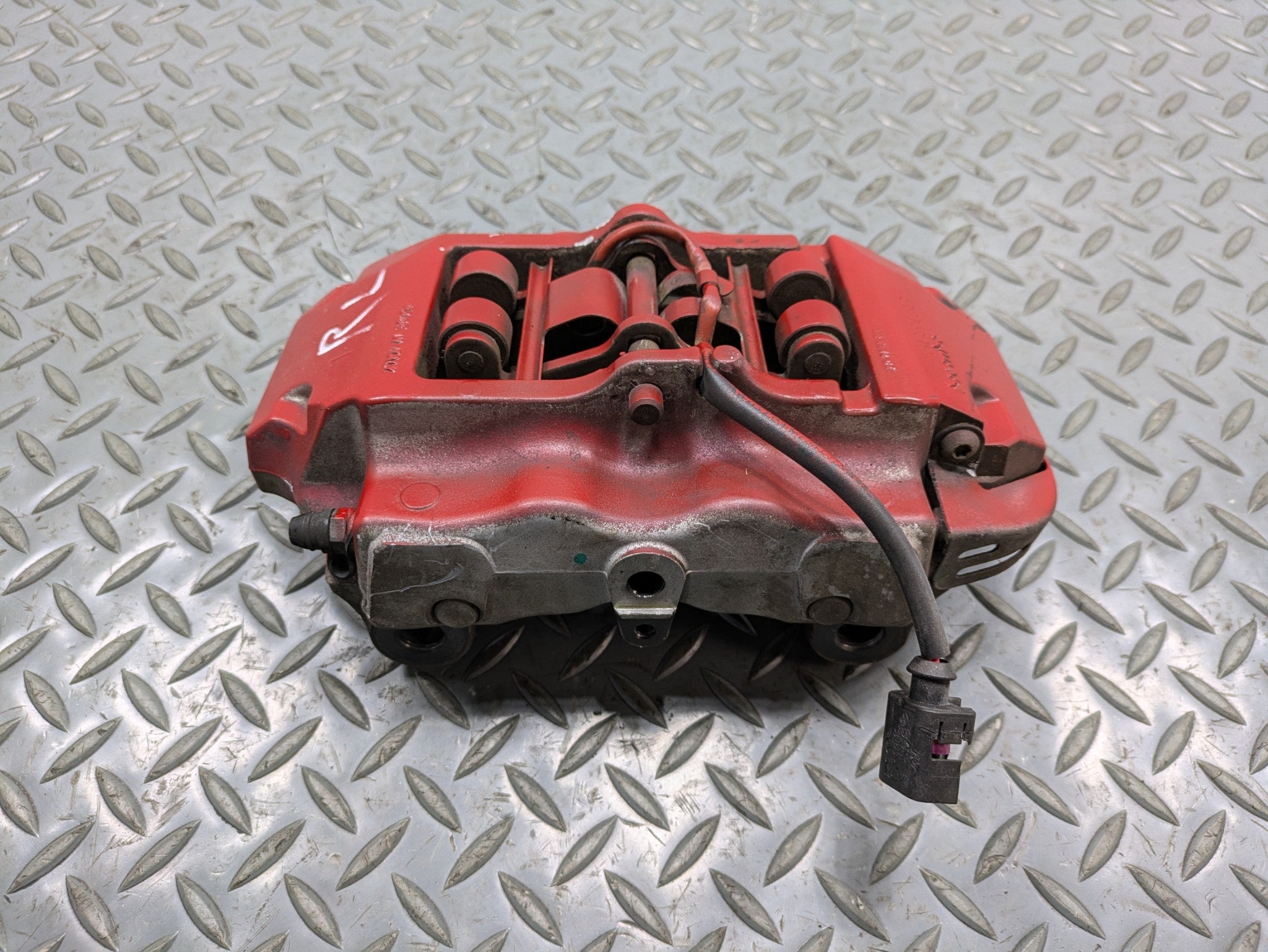 2008 - 2010 OEM PORSCHE CAYENNE REAR LEFT SIDE BRAKE CALIPER ASSEMBLY