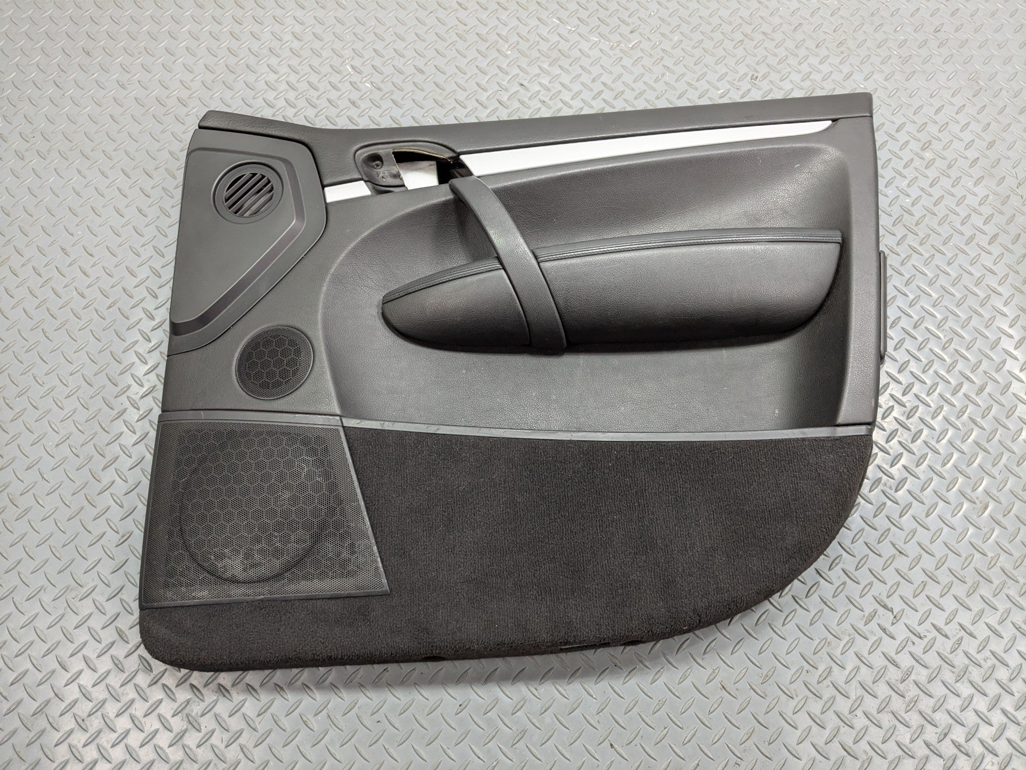 2008 - 2010 OEM PORSCHE CAYENNE FRONT RIGHT SIDE DOOR TRIM PANEL ASSEMBLY
