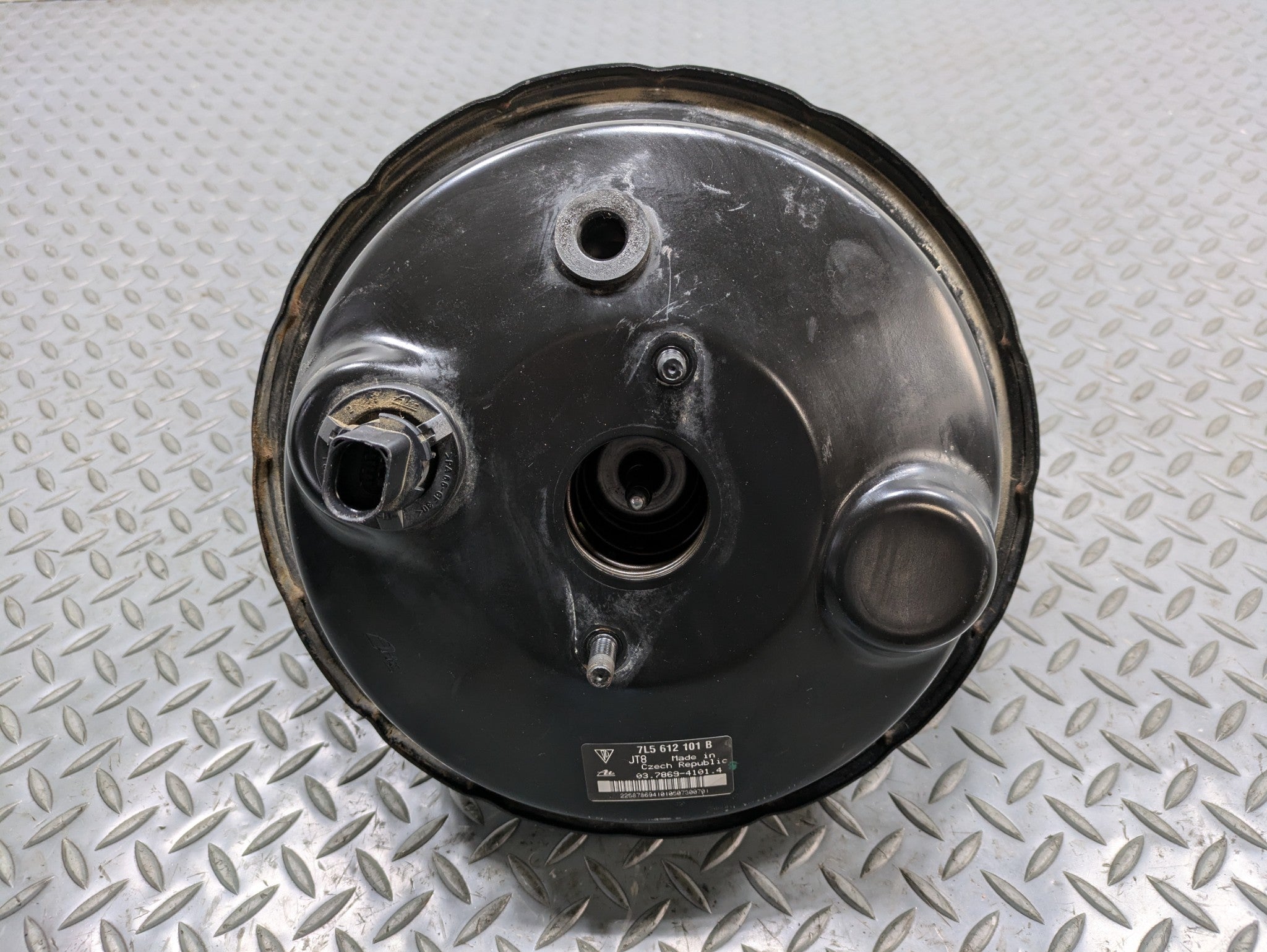 2008 - 2010 OEM PORSCHE CAYENNE POWER BRAKE BOOSTER ASSEMBLY
