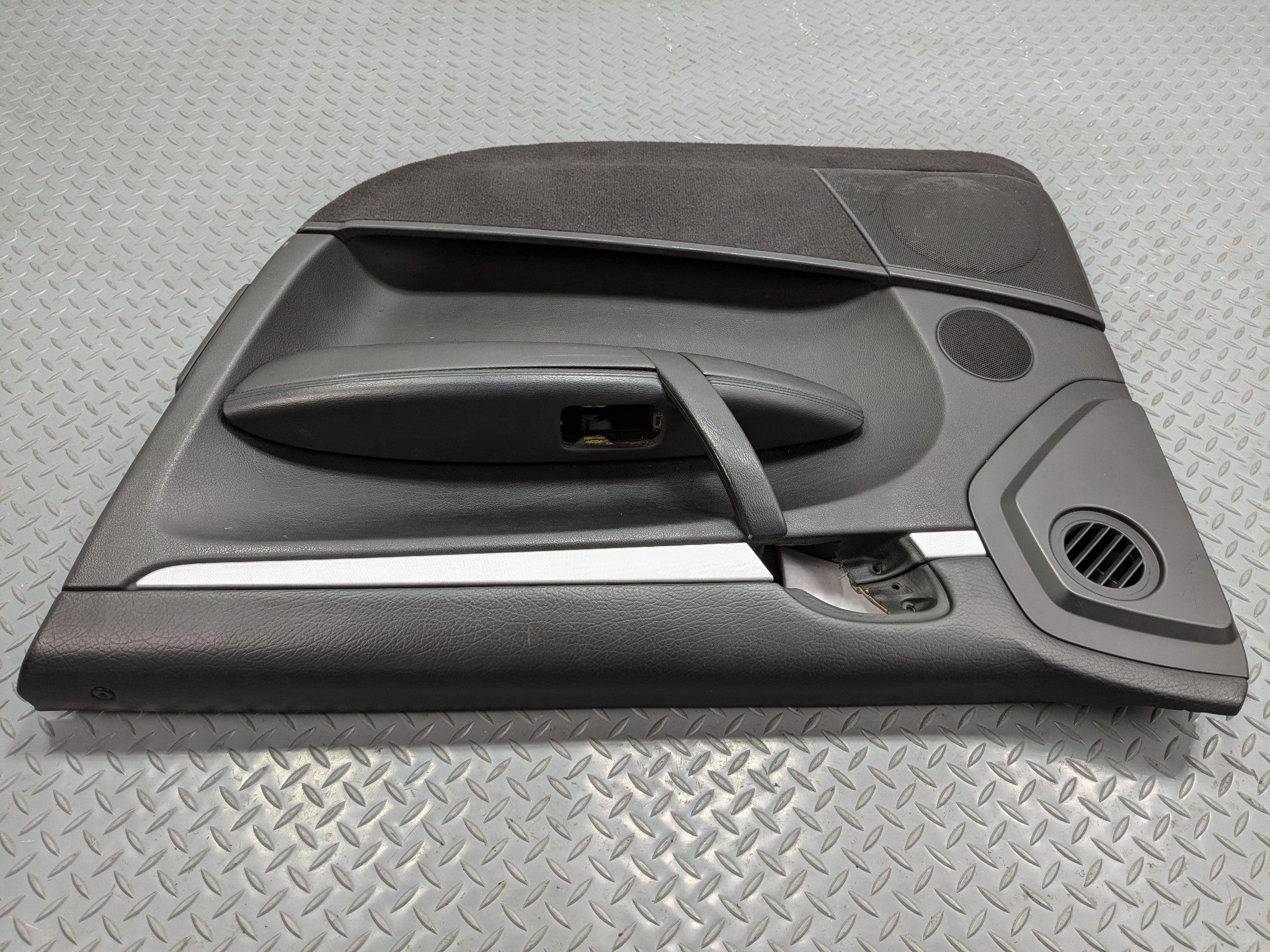 2008 - 2010 OEM PORSCHE CAYENNE FRONT RIGHT SIDE DOOR TRIM PANEL ASSEMBLY