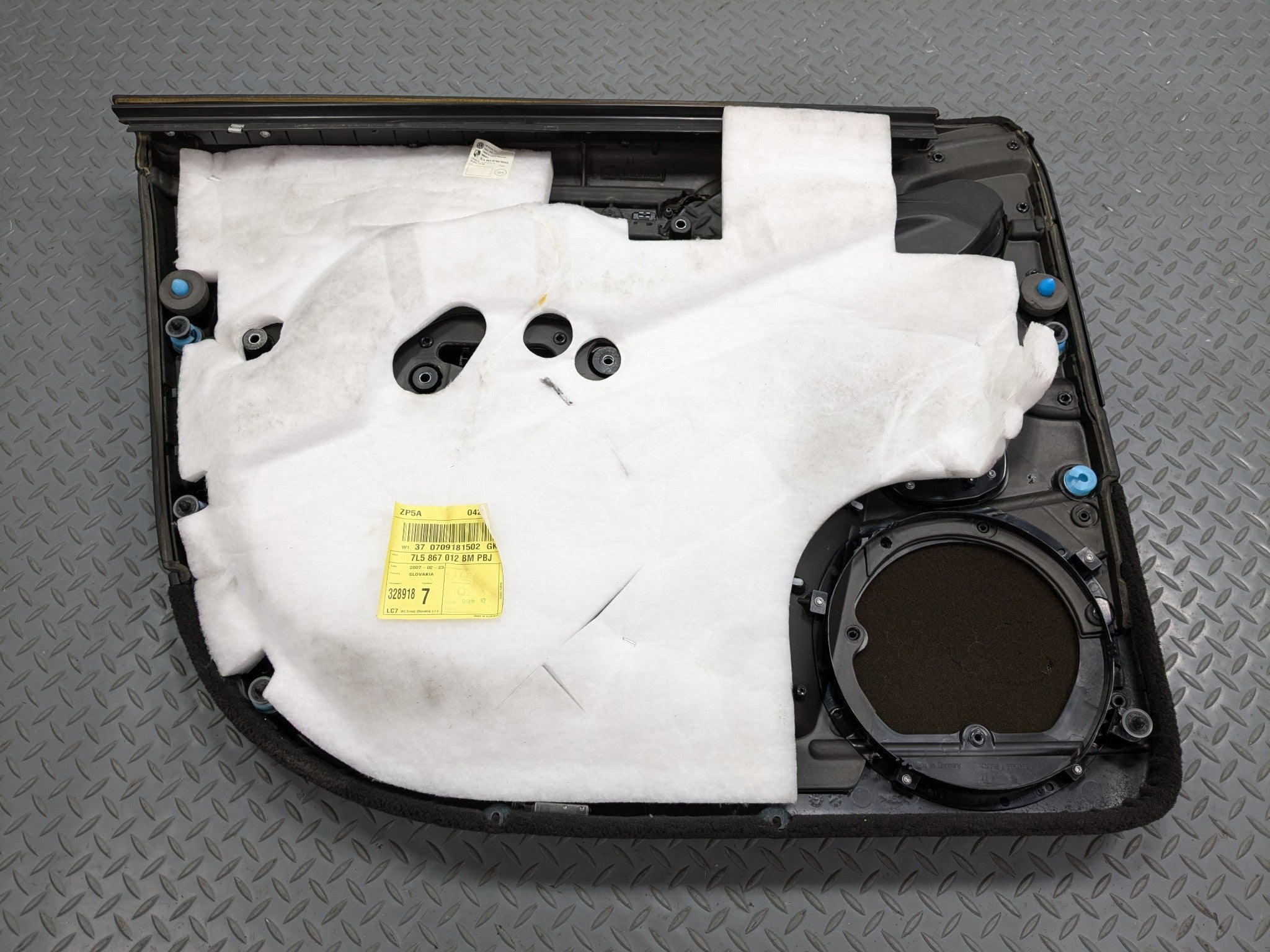 2008 - 2010 OEM PORSCHE CAYENNE FRONT RIGHT SIDE DOOR TRIM PANEL ASSEMBLY