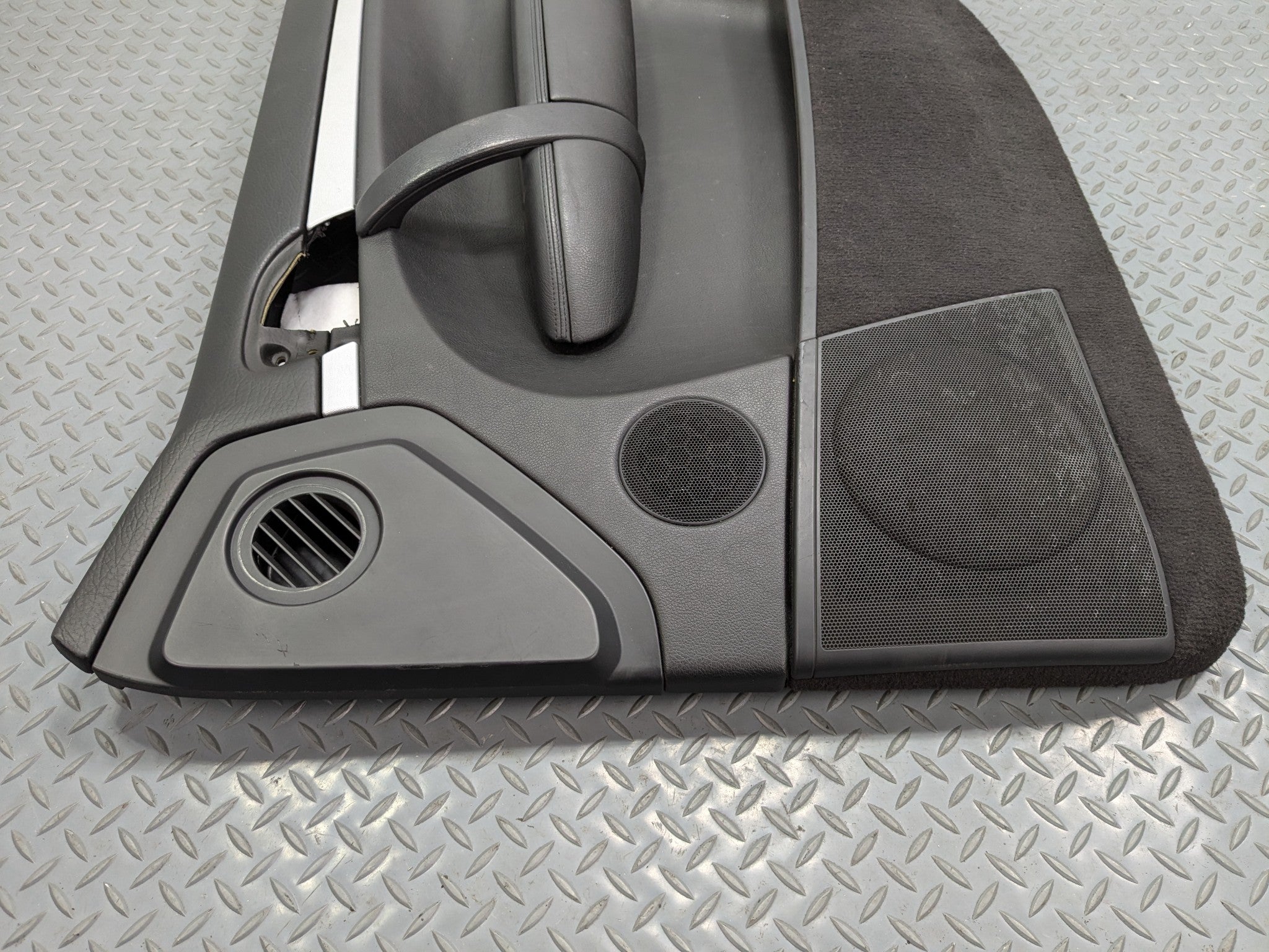 2008 - 2010 OEM PORSCHE CAYENNE FRONT RIGHT SIDE DOOR TRIM PANEL ASSEMBLY