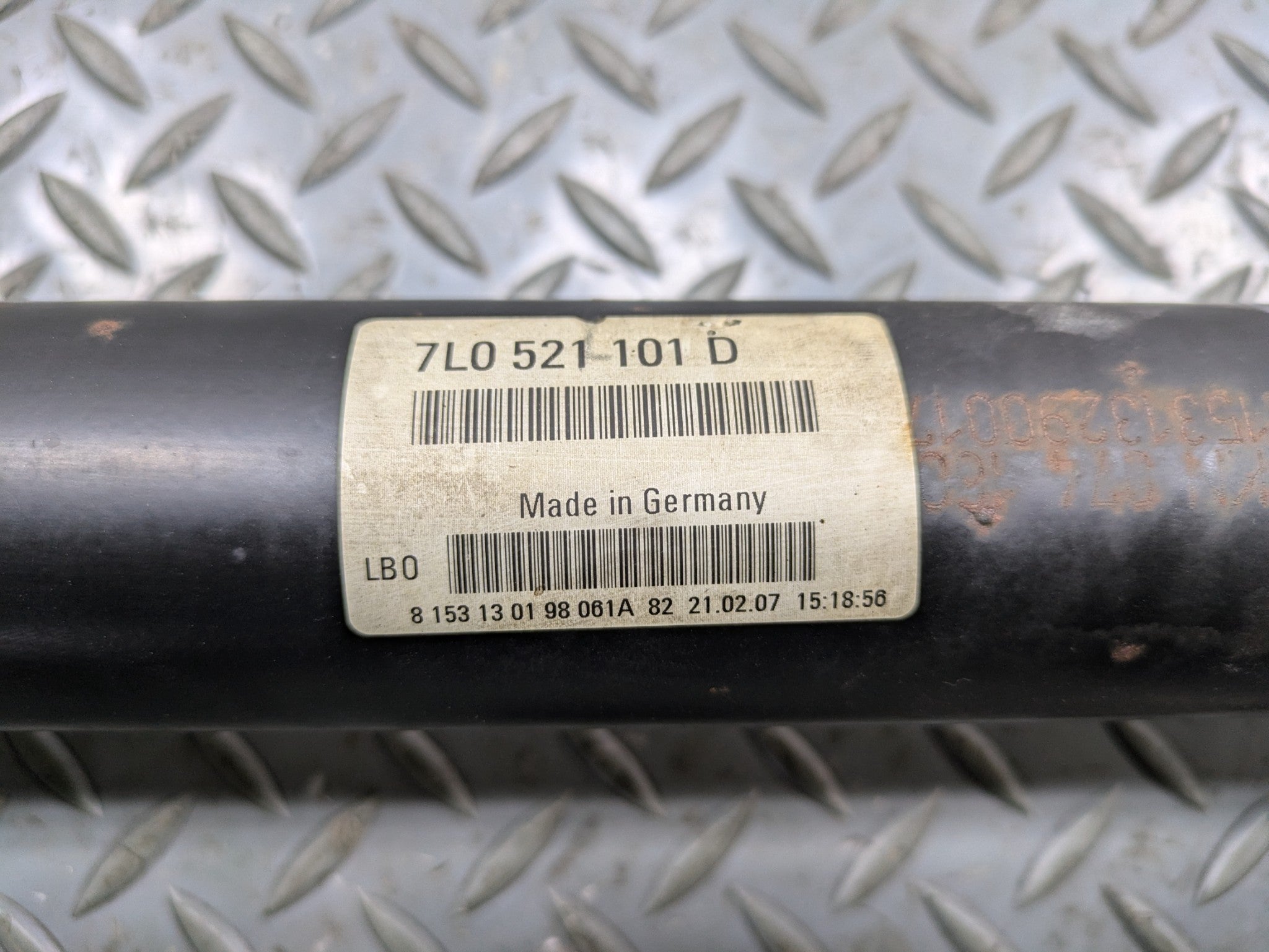 2008 - 2010 OEM PORSCHE CAYENNE FRONT DRIVE SHAFT ASSEMBLY