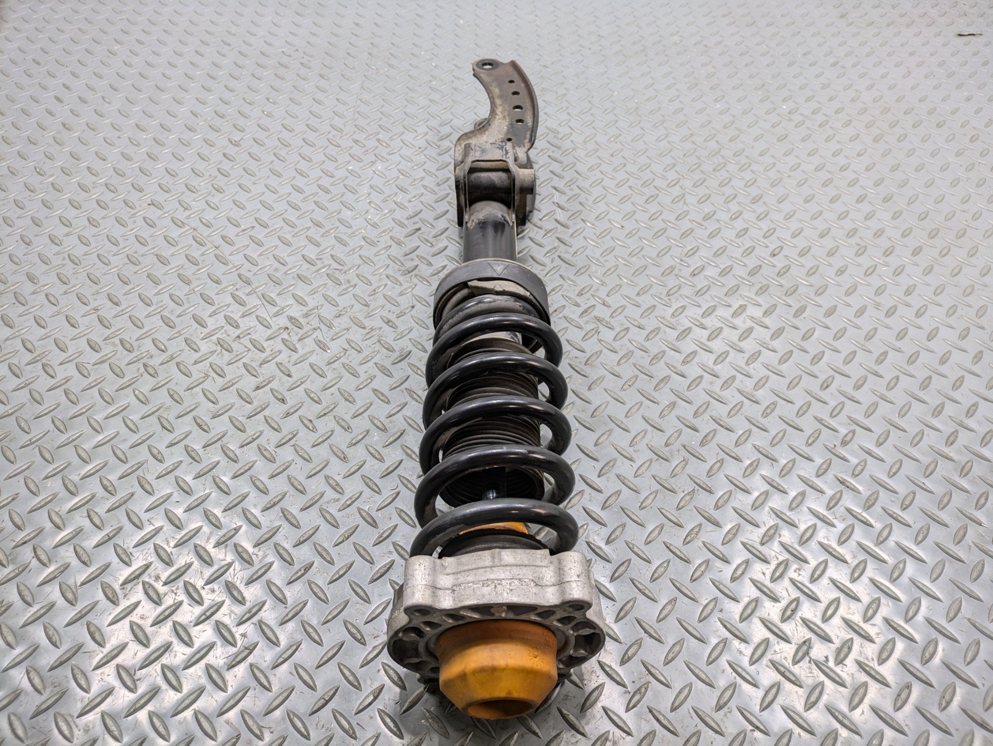2008 - 2010 OEM PORSCHE CAYENNE FRONT LEFT SIDE AIR SUSPENSION STRUT ASSEMBLY