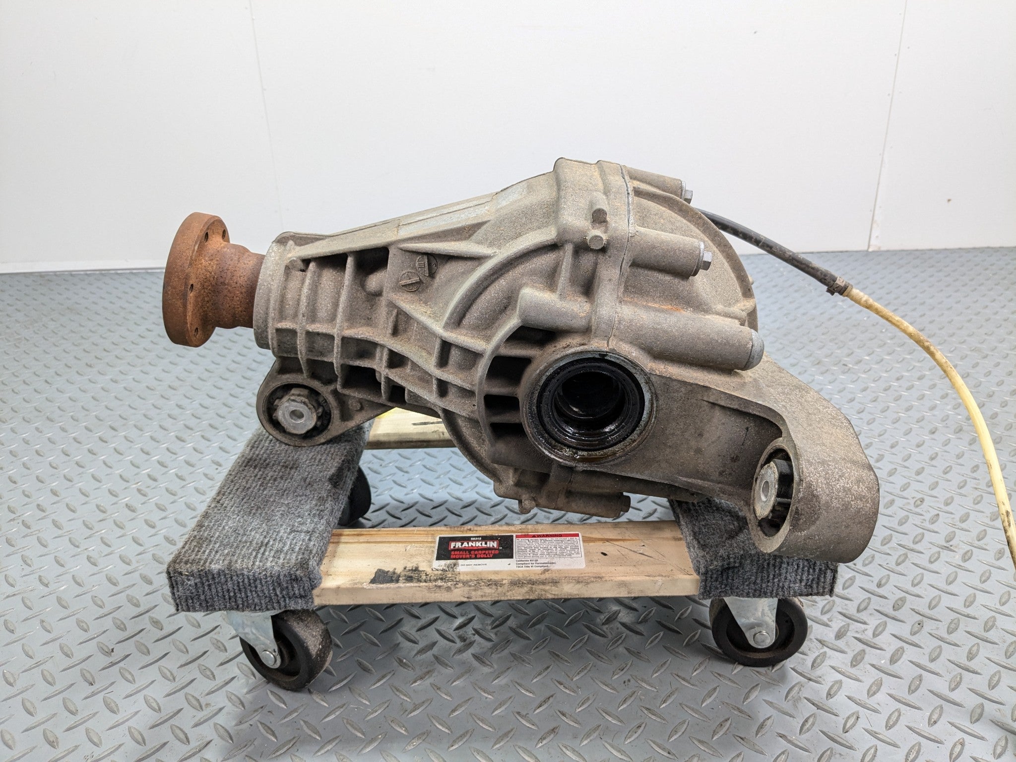 2008 - 2010 OEM PORSCHE CAYENNE REAR AXLE DIFFERENTIAL CARRIER ASSEMBLY