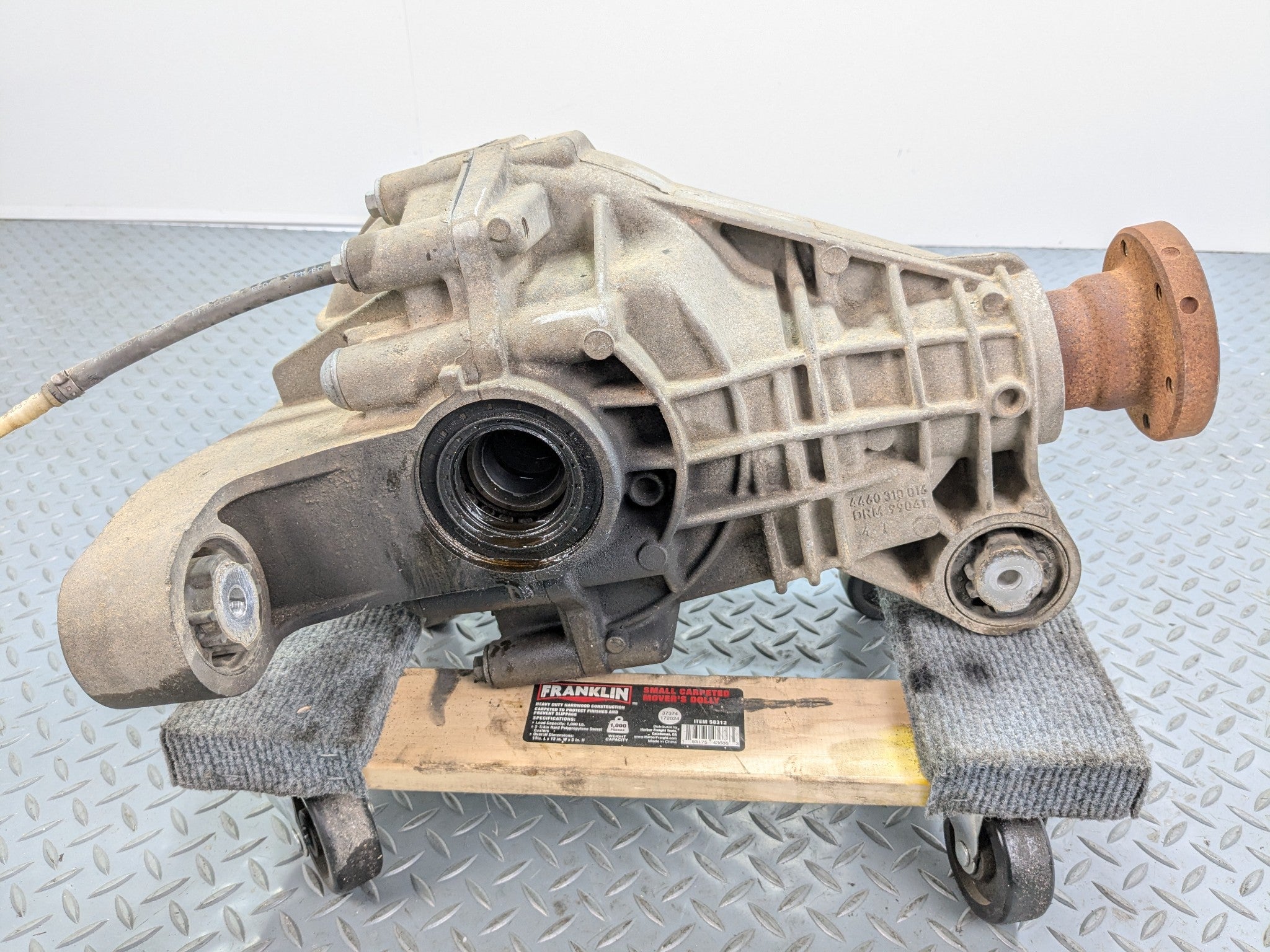 2008 - 2010 OEM PORSCHE CAYENNE REAR AXLE DIFFERENTIAL CARRIER ASSEMBLY