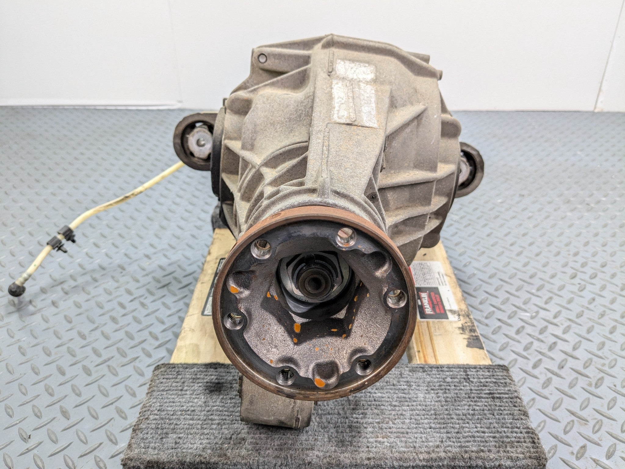 2008 - 2010 OEM PORSCHE CAYENNE REAR AXLE DIFFERENTIAL CARRIER ASSEMBLY
