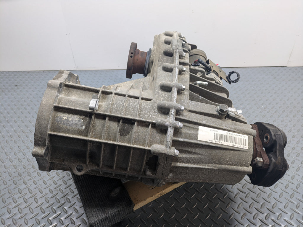 2008 - 2010 OEM PORSCHE CAYENNE 4.8L AT TRANSFER CASE BOX ASSEMBLY