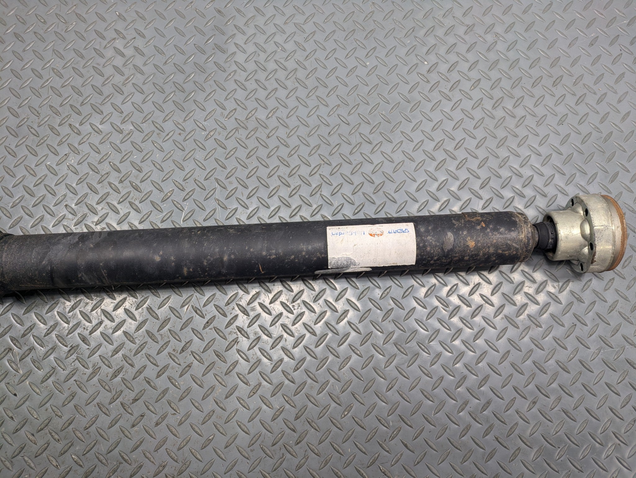 2008 - 2010 OEM PORSCHE CAYENNE REAR DRIVE SHAFT CARDAN PROPELLER ASSEMBLY