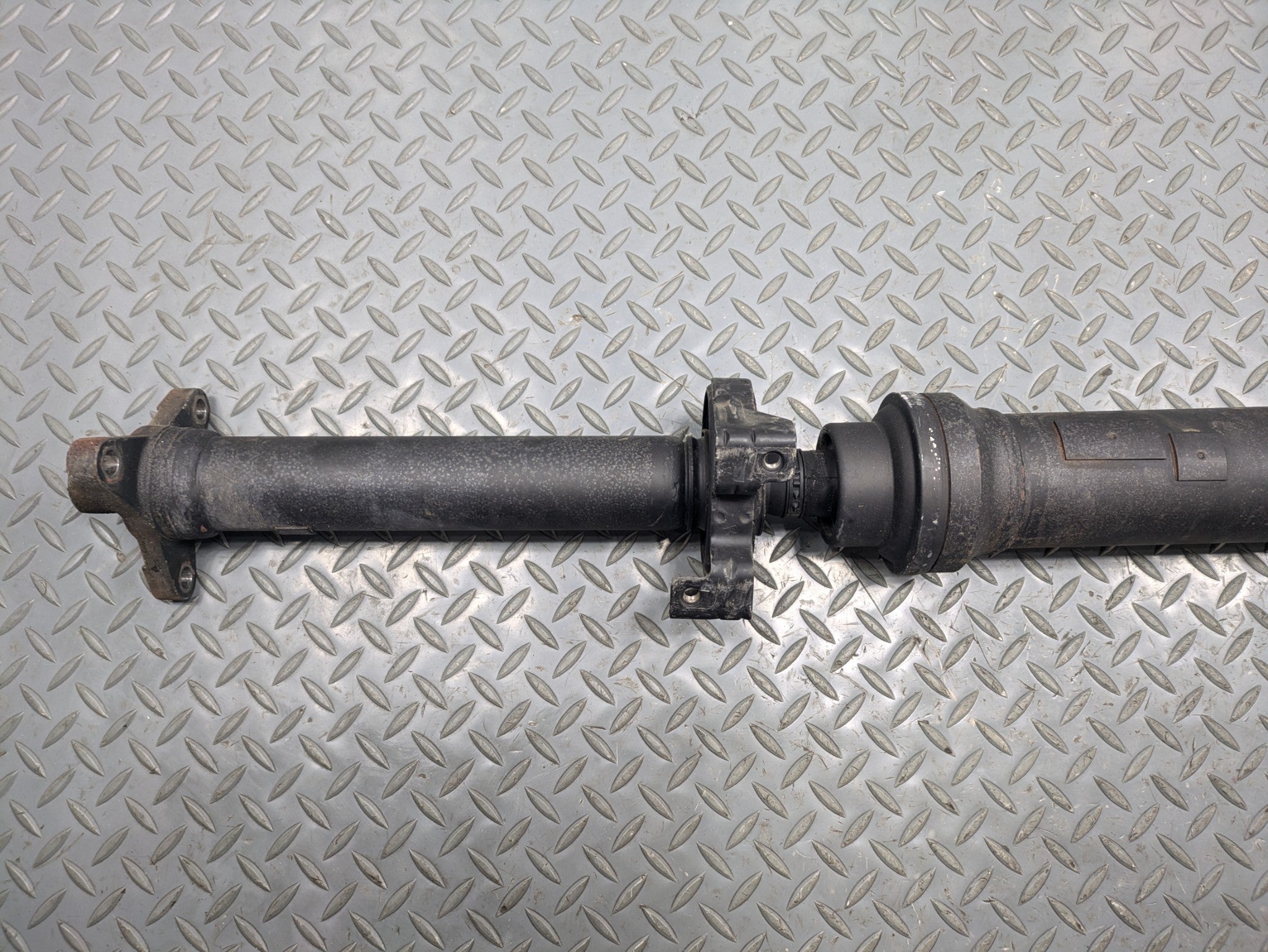 2008 - 2010 OEM PORSCHE CAYENNE REAR DRIVE SHAFT CARDAN PROPELLER ASSEMBLY