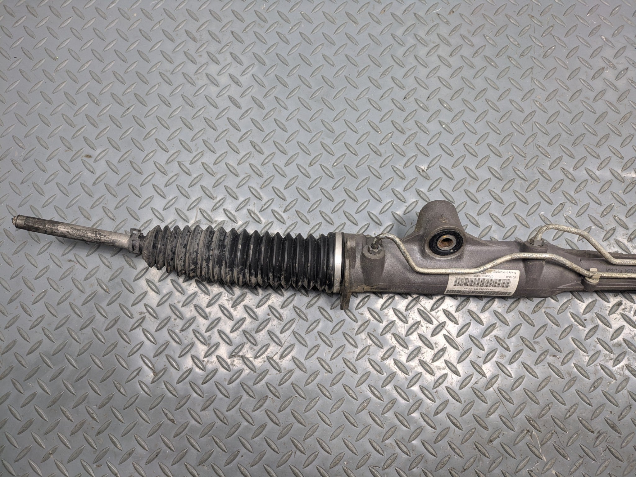 2008 - 2010 OEM PORSCHE CAYENNE POWER STEERING GEAR RACK AND PINION ASSEMBLY