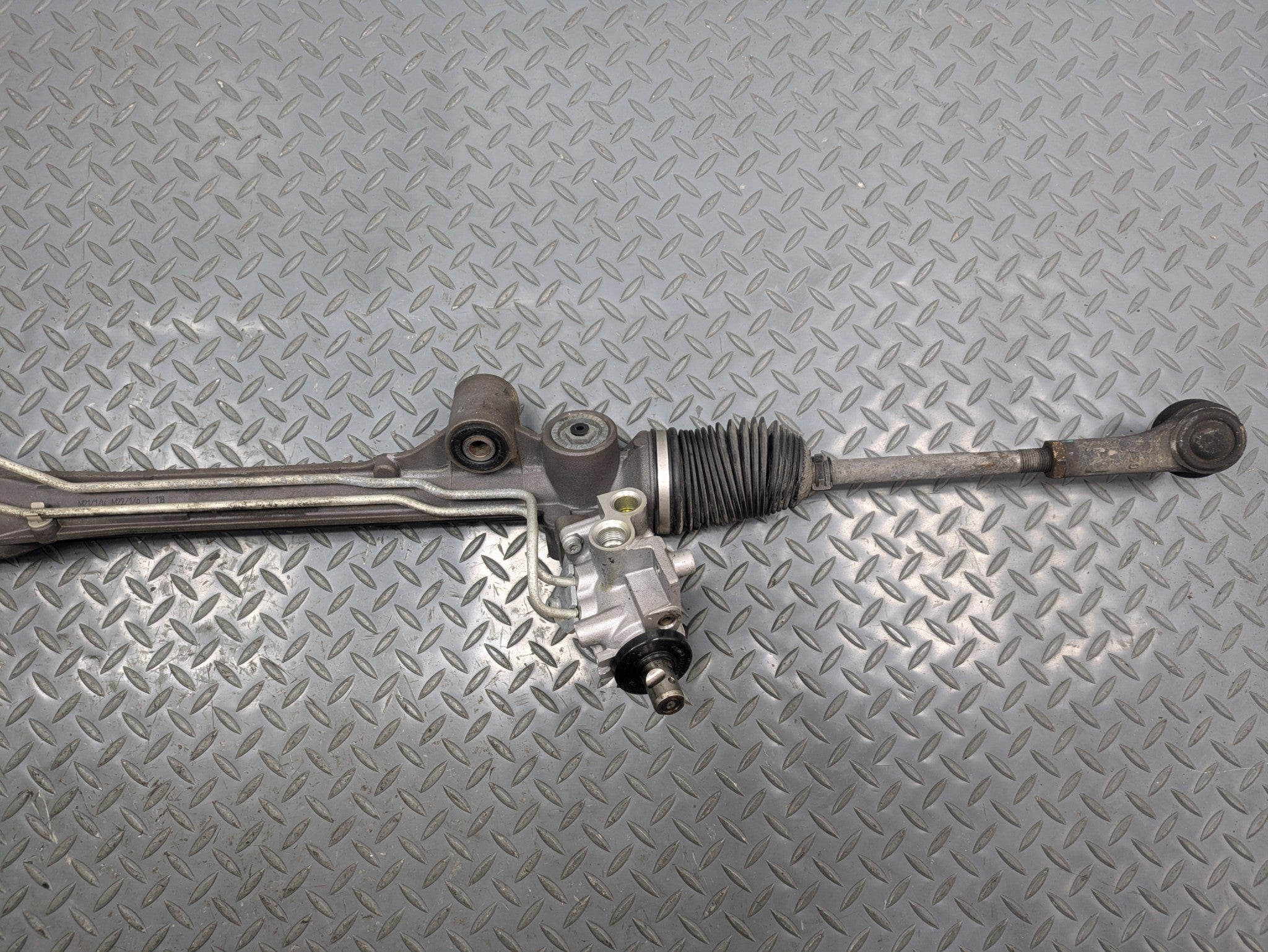 2008 - 2010 OEM PORSCHE CAYENNE POWER STEERING GEAR RACK AND PINION ASSEMBLY