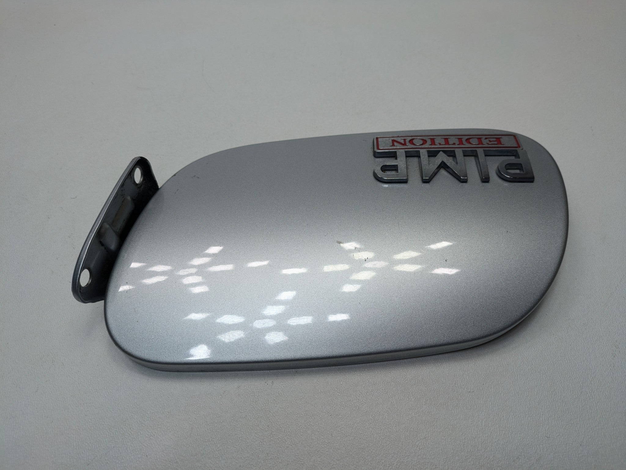 2008 - 2010 OEM PORSCHE CAYENNE FUEL GAS TANK FILLER FLAP DOOR LID COVER
