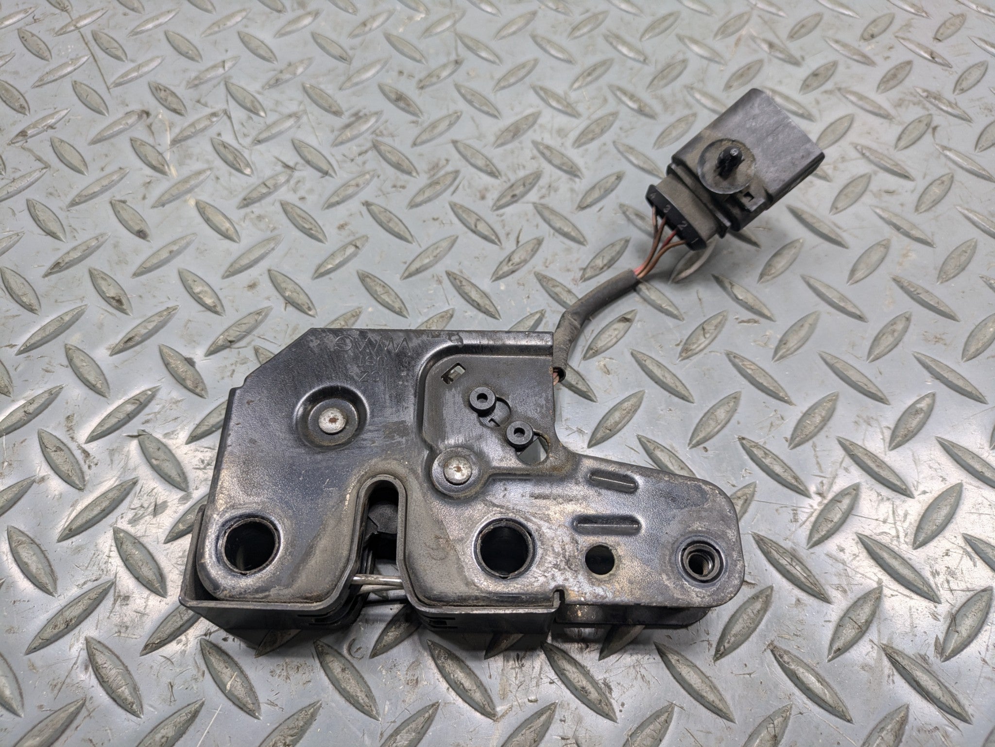 2008 - 2010 OEM PORSCHE CAYENNE FRONT HOOD LOCK LATCH ACTUATOR