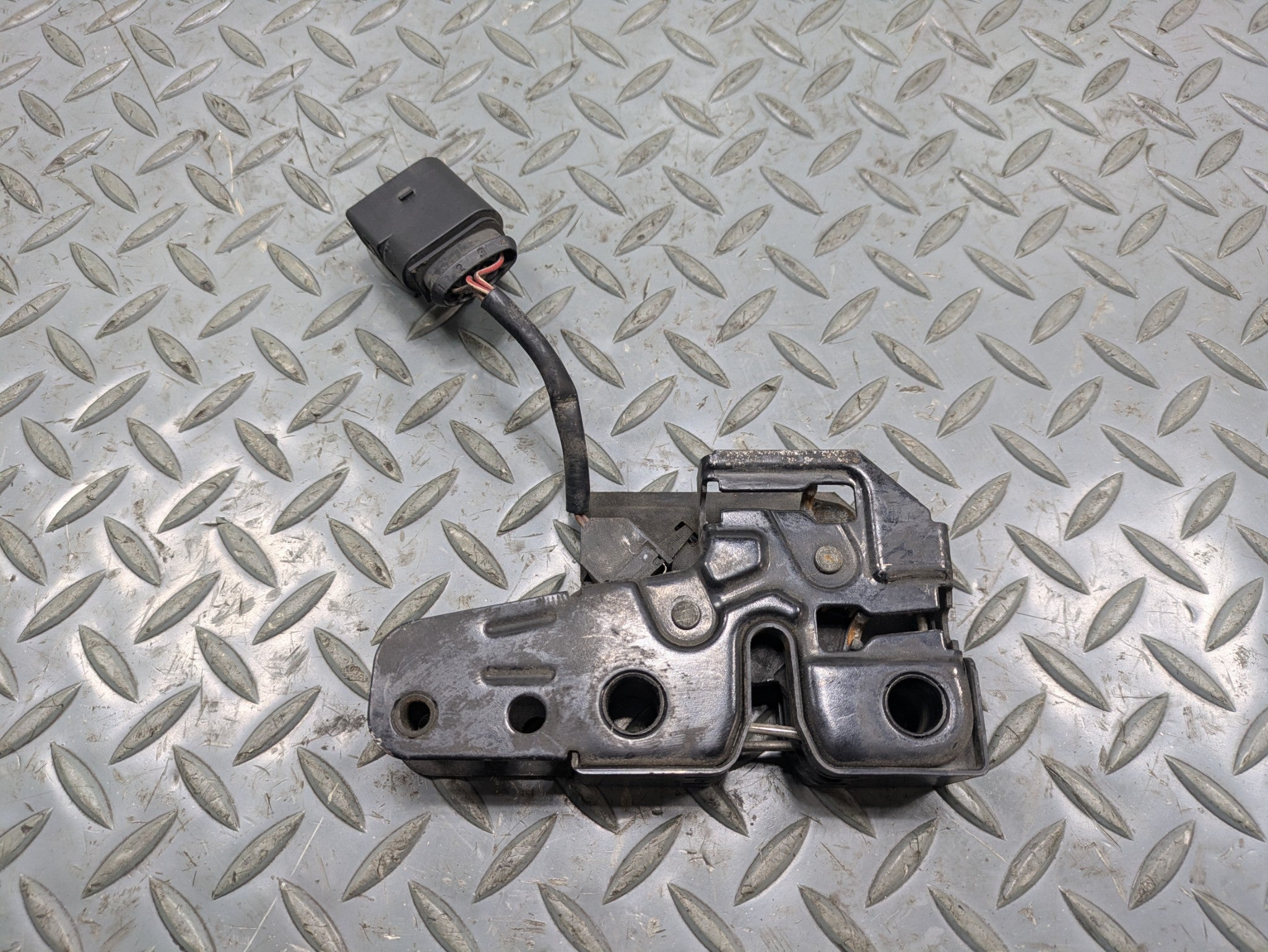 2008 - 2010 OEM PORSCHE CAYENNE FRONT HOOD LOCK LATCH ACTUATOR