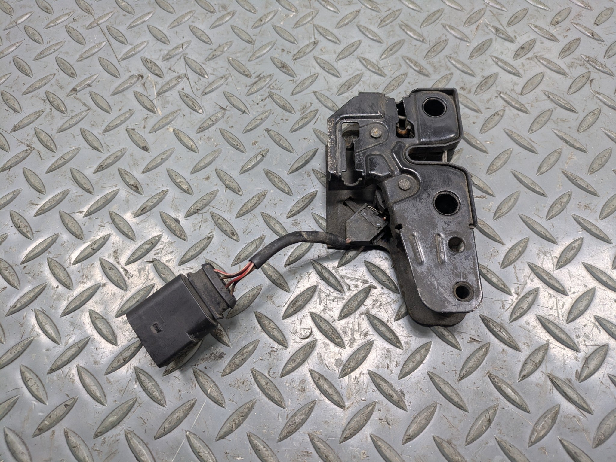 2008 - 2010 OEM PORSCHE CAYENNE FRONT HOOD LOCK LATCH ACTUATOR