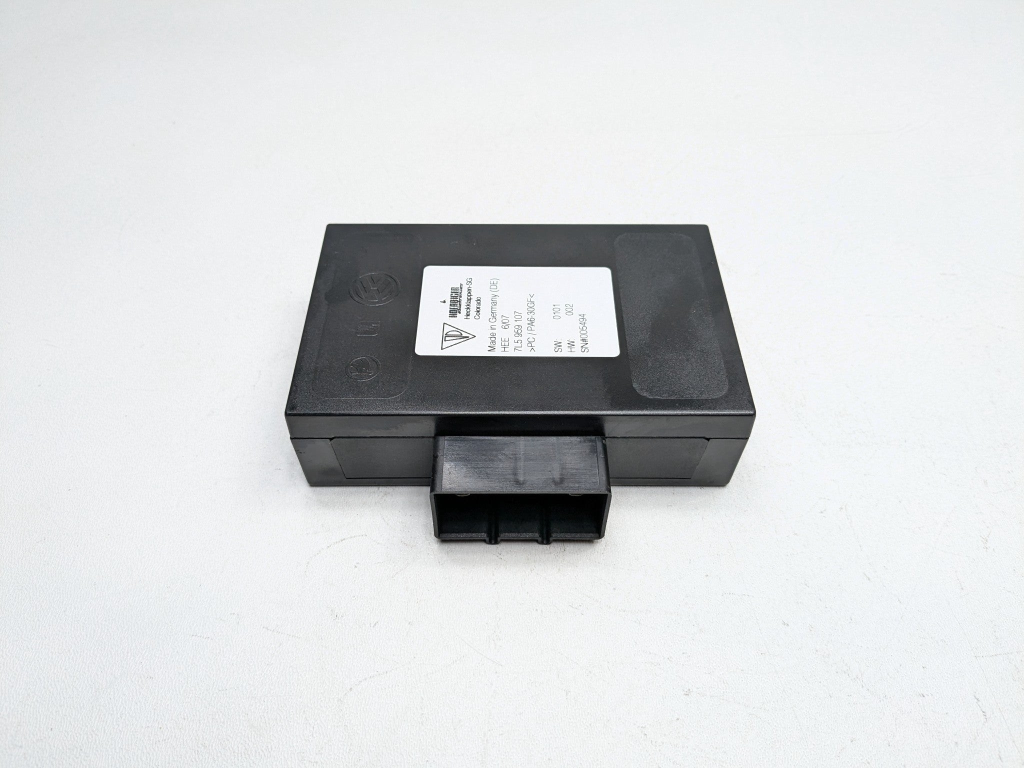 2008 - 2010 OEM PORSCHE CAYENNE REAR TRUNK LIFTGATE COMPUTER CONTROL MODULE