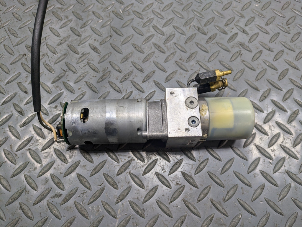 2008 - 2010 OEM PORSCHE CAYENNE REAR TRUNK TAILGATE HYDRAULIC PUMP MOTOR