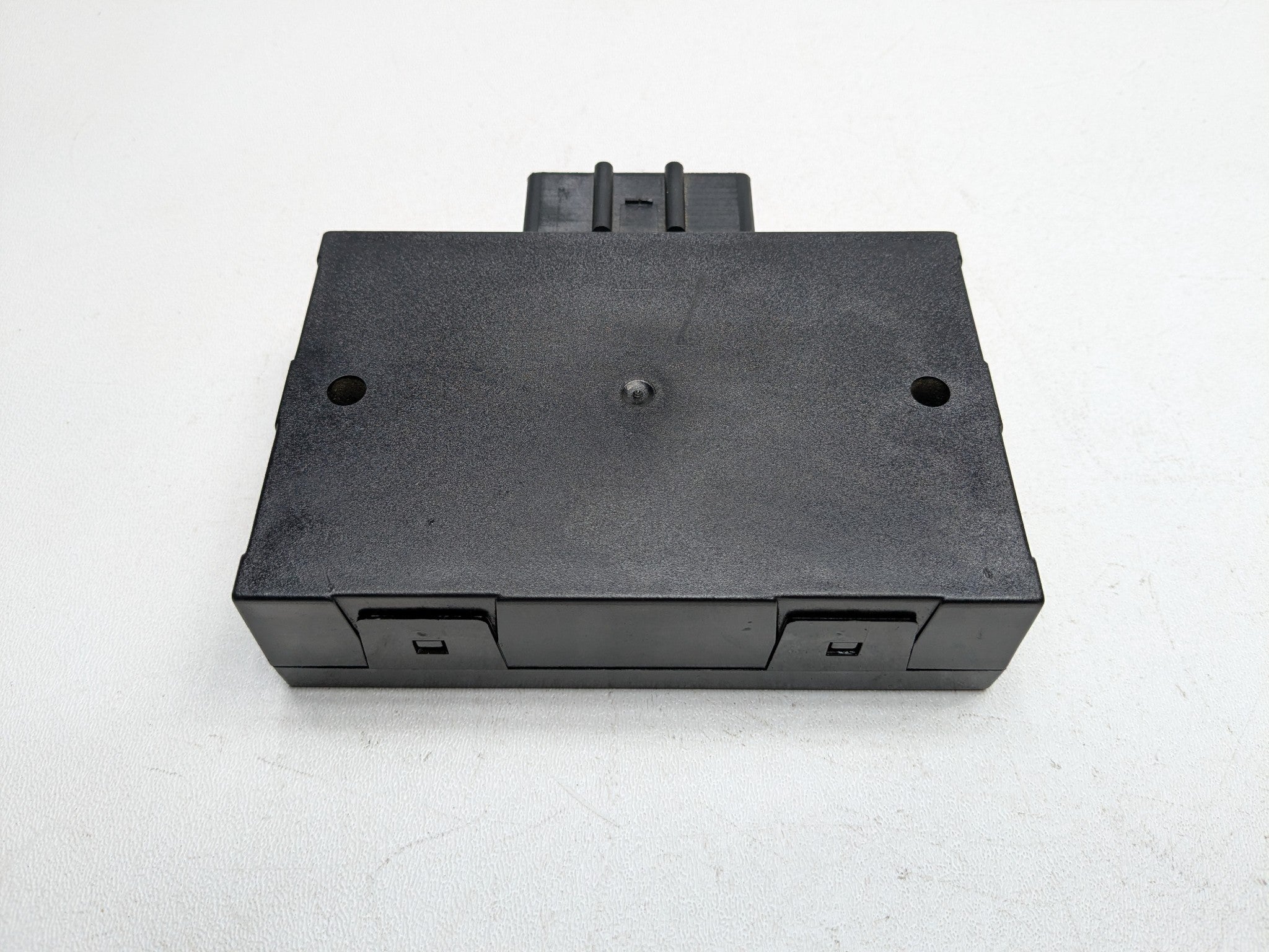 2008 - 2010 OEM PORSCHE CAYENNE REAR TRUNK LIFTGATE COMPUTER CONTROL MODULE