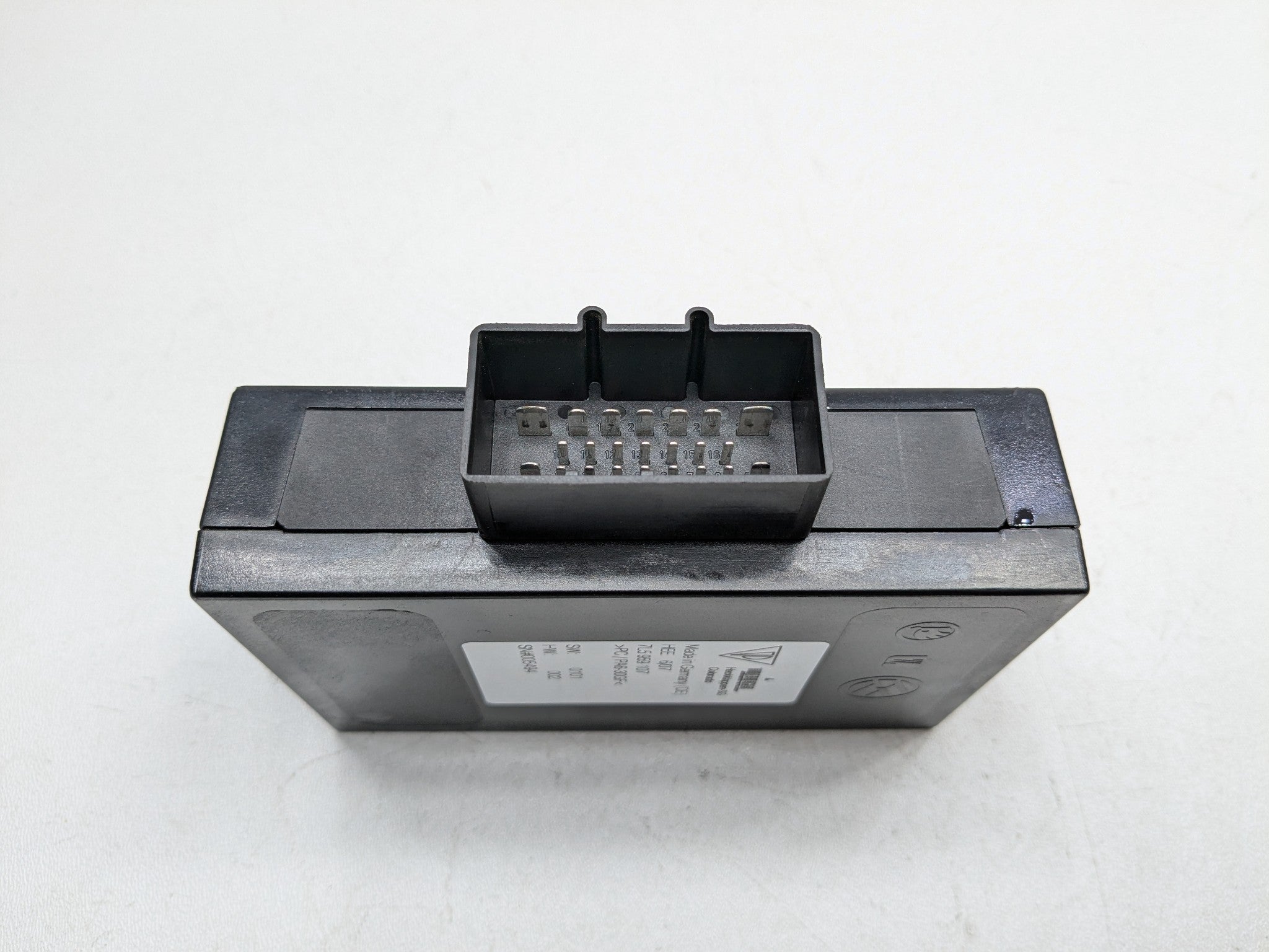 2008 - 2010 OEM PORSCHE CAYENNE REAR TRUNK LIFTGATE COMPUTER CONTROL MODULE