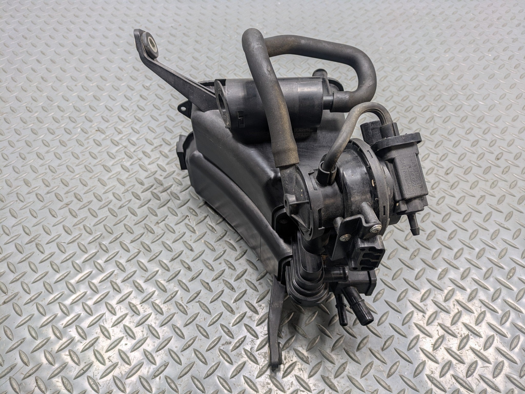 2008 - 2010 OEM PORSCHE CAYENNE FUEL EMISSION EVAPORATOR CHARCOAL CANISTER