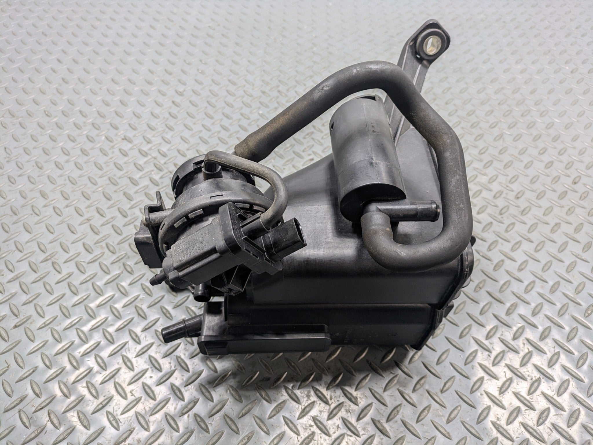 2008 - 2010 OEM PORSCHE CAYENNE FUEL EMISSION EVAPORATOR CHARCOAL CANISTER