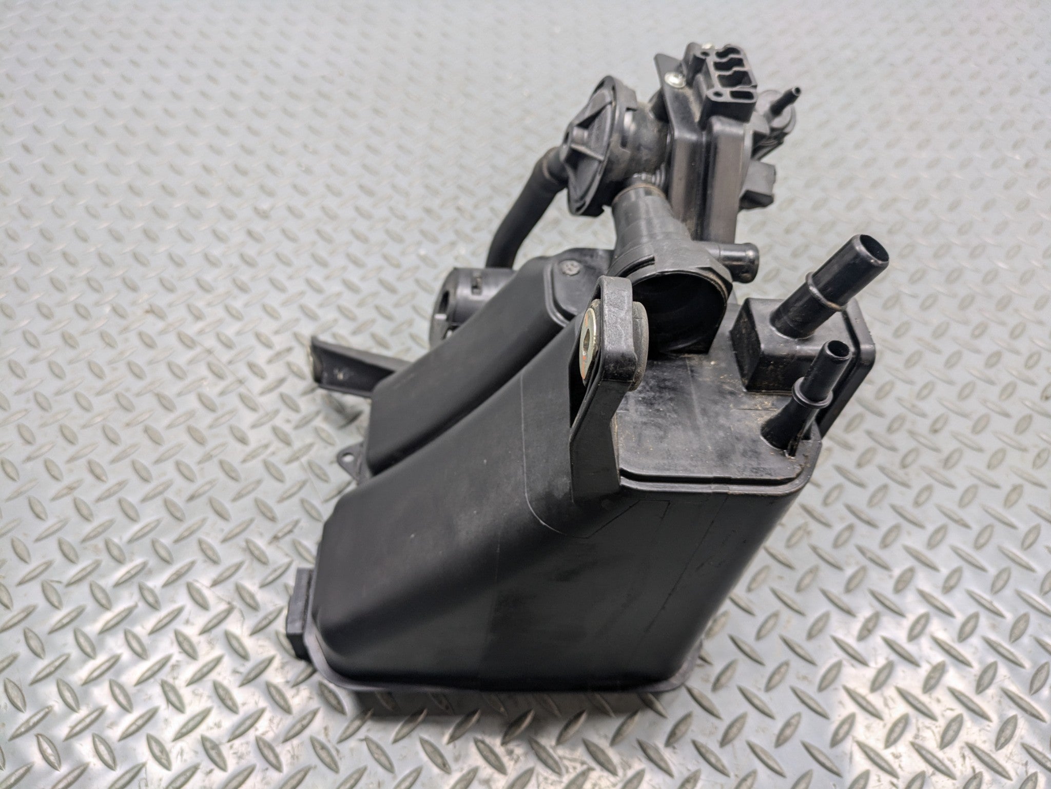 2008 - 2010 OEM PORSCHE CAYENNE FUEL EMISSION EVAPORATOR CHARCOAL CANISTER