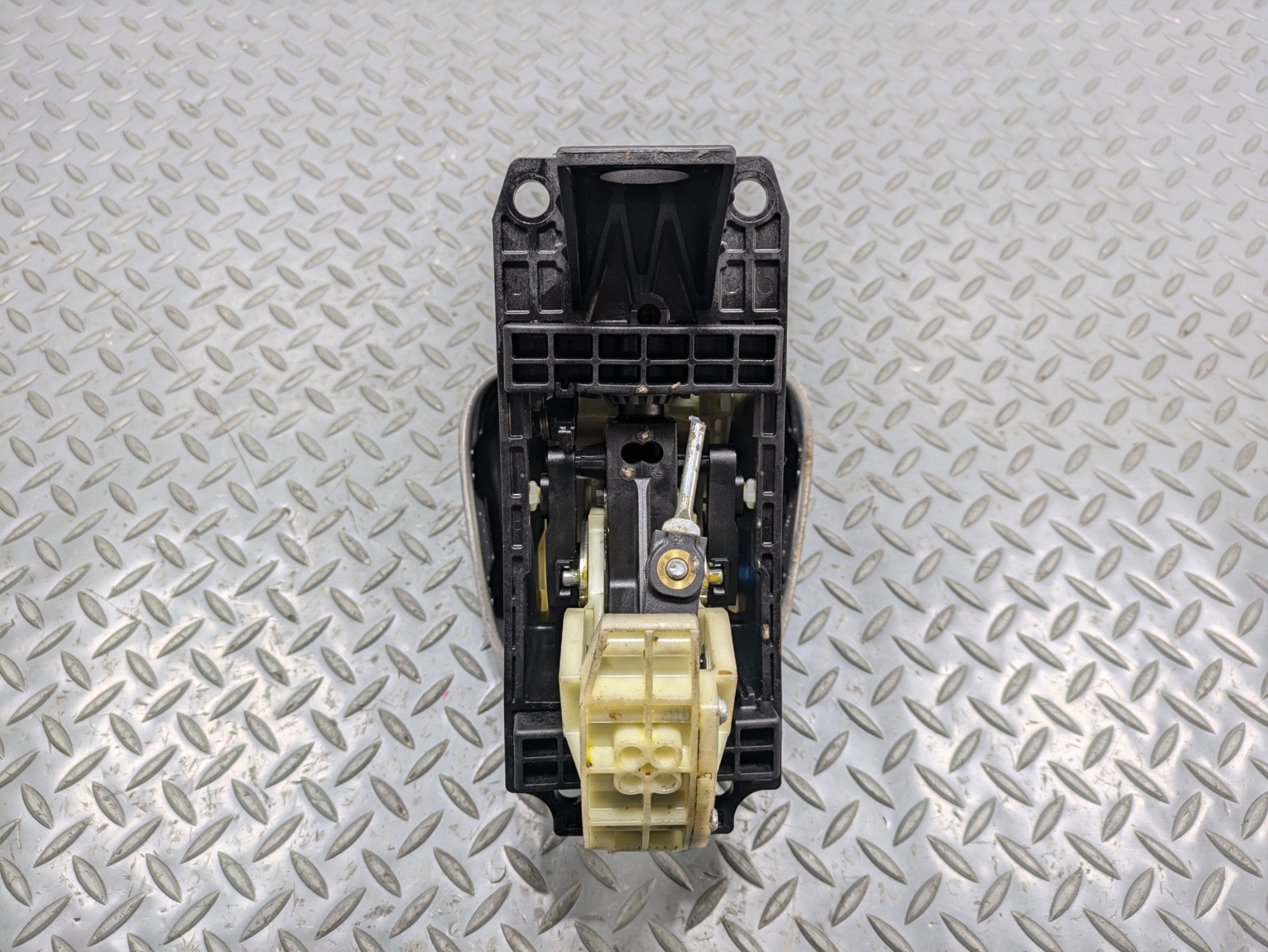 2008 - 2010 OEM PORSCHE CAYENNE AUTOMATIC GEAR SELECTOR FLOOR SHIFTER ASSEMBLY