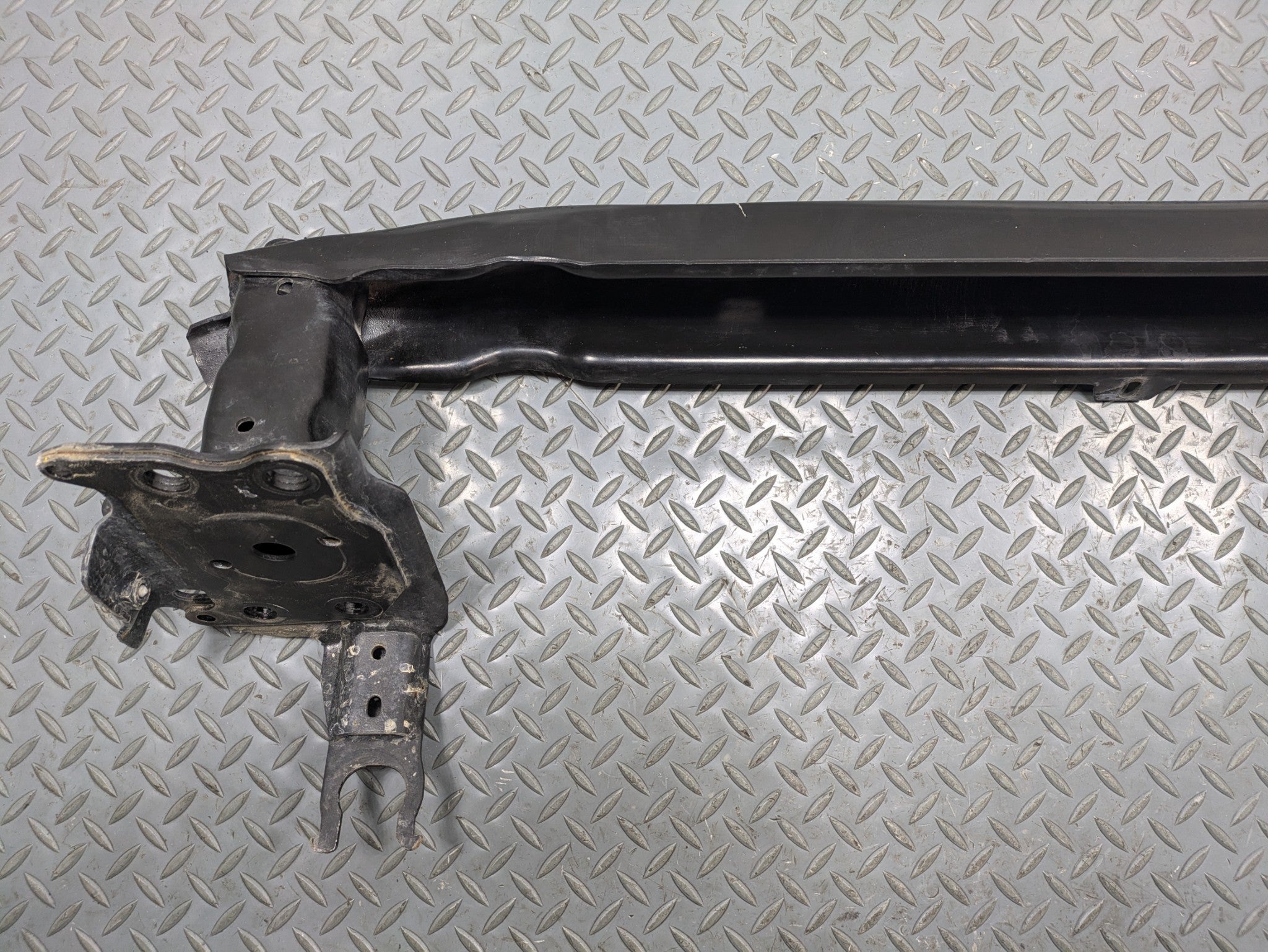 2008 - 2010 OEM PORSCHE CAYENNE FRONT BUMPER REINFORCEMENT IMPACT BAR