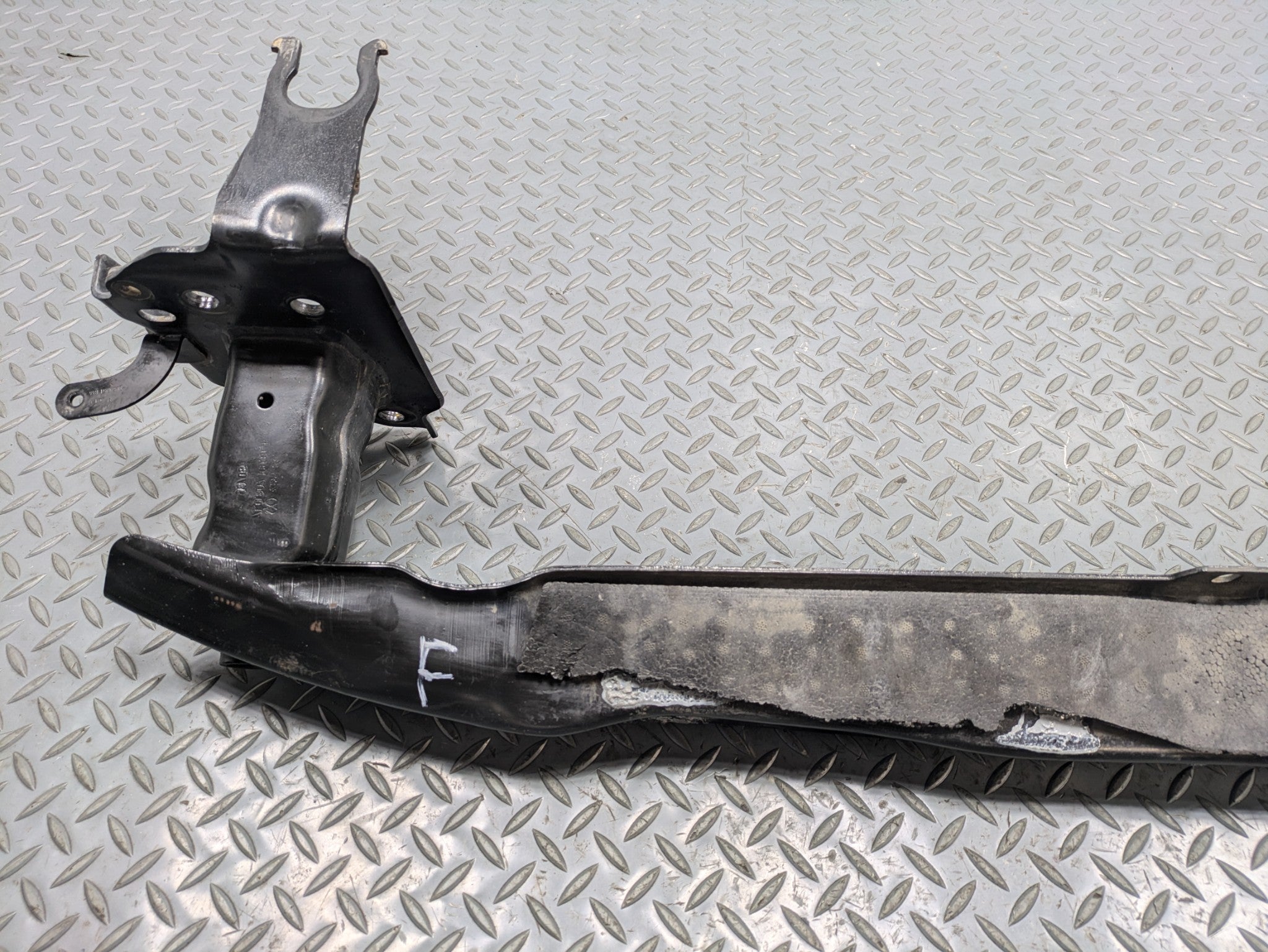 2008 - 2010 OEM PORSCHE CAYENNE FRONT BUMPER REINFORCEMENT IMPACT BAR