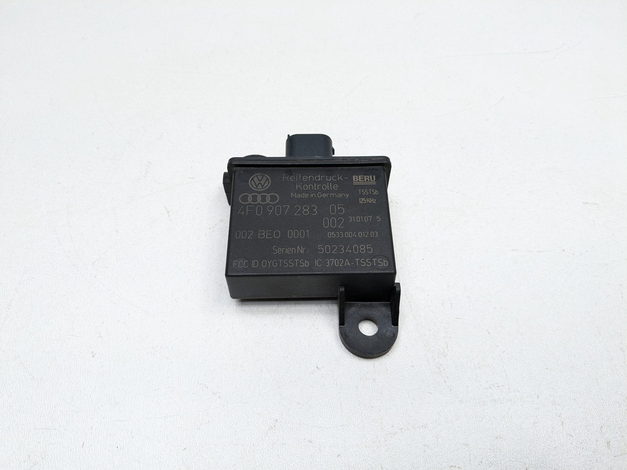 2008 - 2010 OEM PORSCHE CAYENNE TIRE PRESSURE MONITOR CONTROL MODULE UNIT
