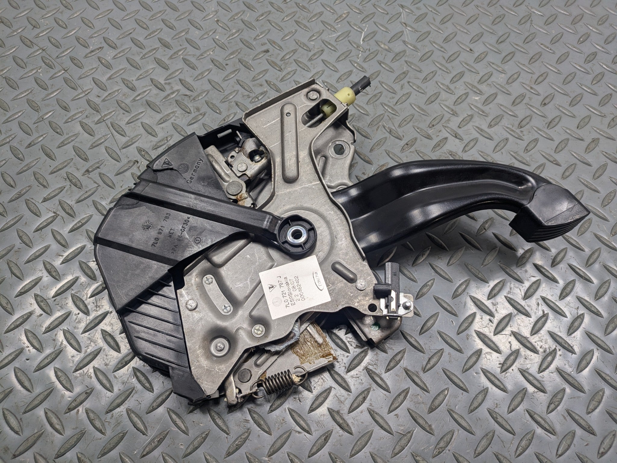 2008 - 2010 OEM PORSCHE CAYENNE LEFT SIDE PARKING EMERGENCY BRAKE FOOT PEDAL