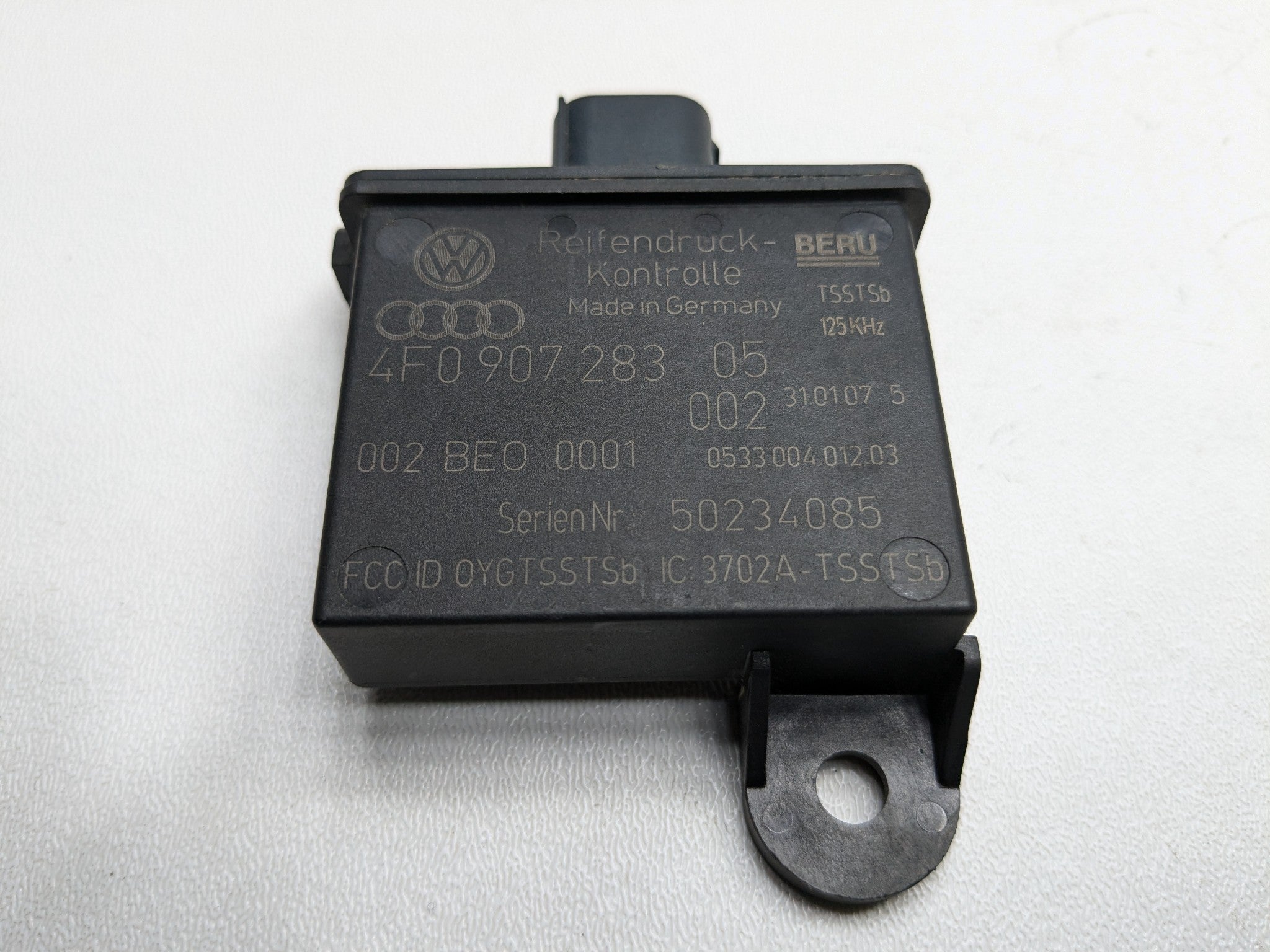 2008 - 2010 OEM PORSCHE CAYENNE TIRE PRESSURE MONITOR CONTROL MODULE UNIT