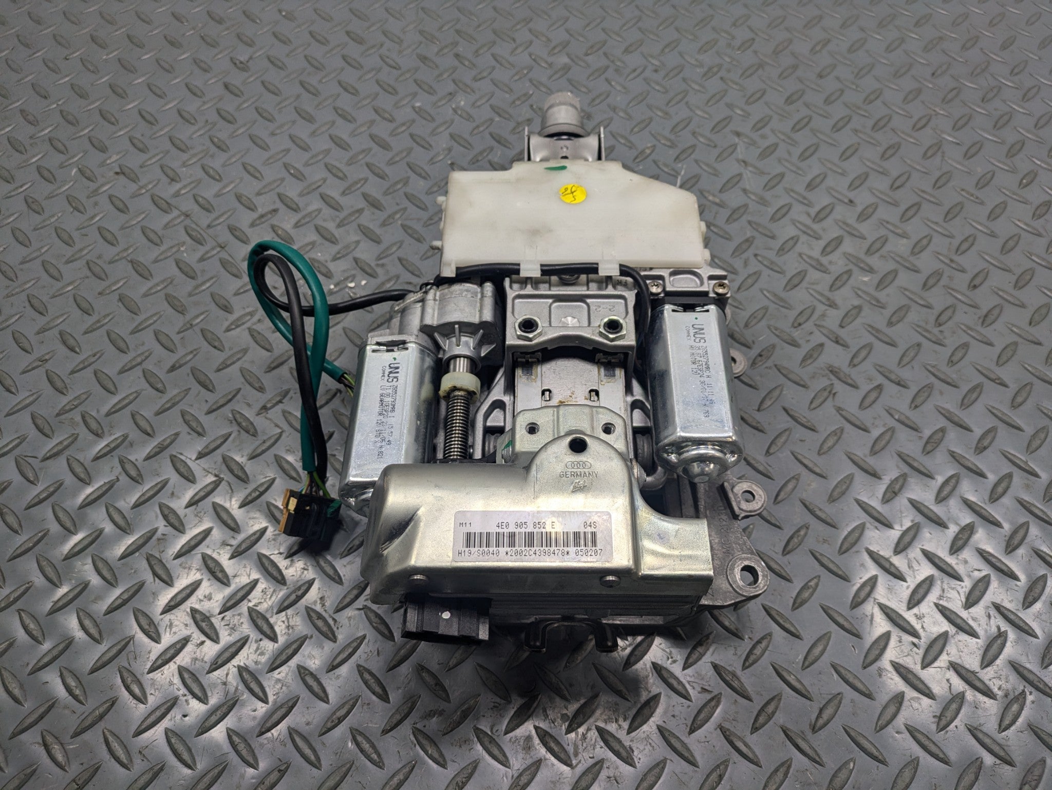 2008 - 2010 OEM PORSCHE CAYENNE MANUALLY ADJUSTABLE STEERING COLUMN ASSEMBLY