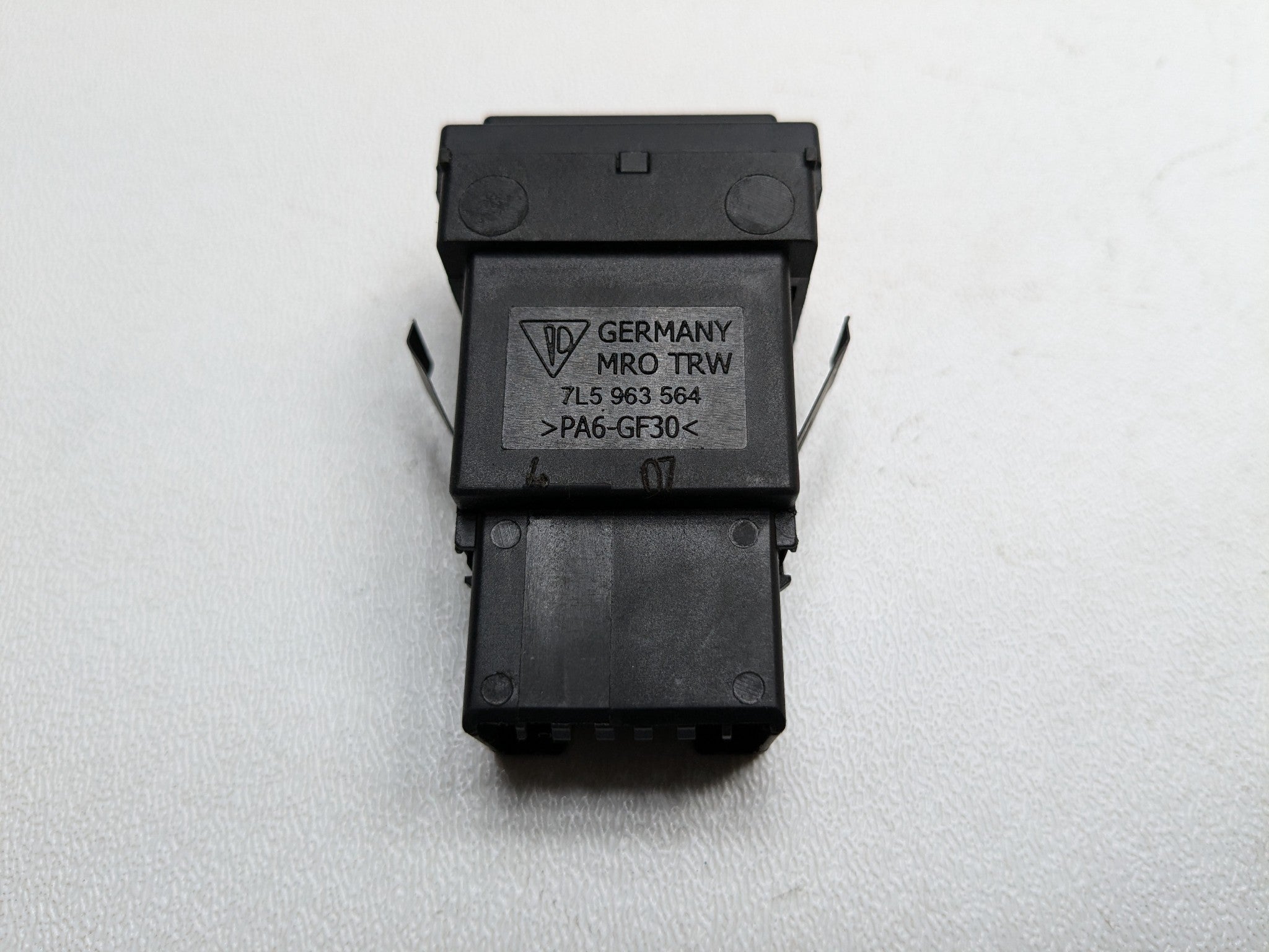 2008 - 2010 OEM PORSCHE CAYENNE INTERIOR SEAT HEATER BUTTON SWITCH