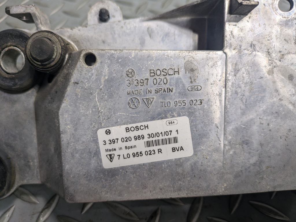 2008 - 2010 OEM PORSCHE CAYENNE FRONT WINDSHIELD WIPER TRANSMISSION LINKAGE