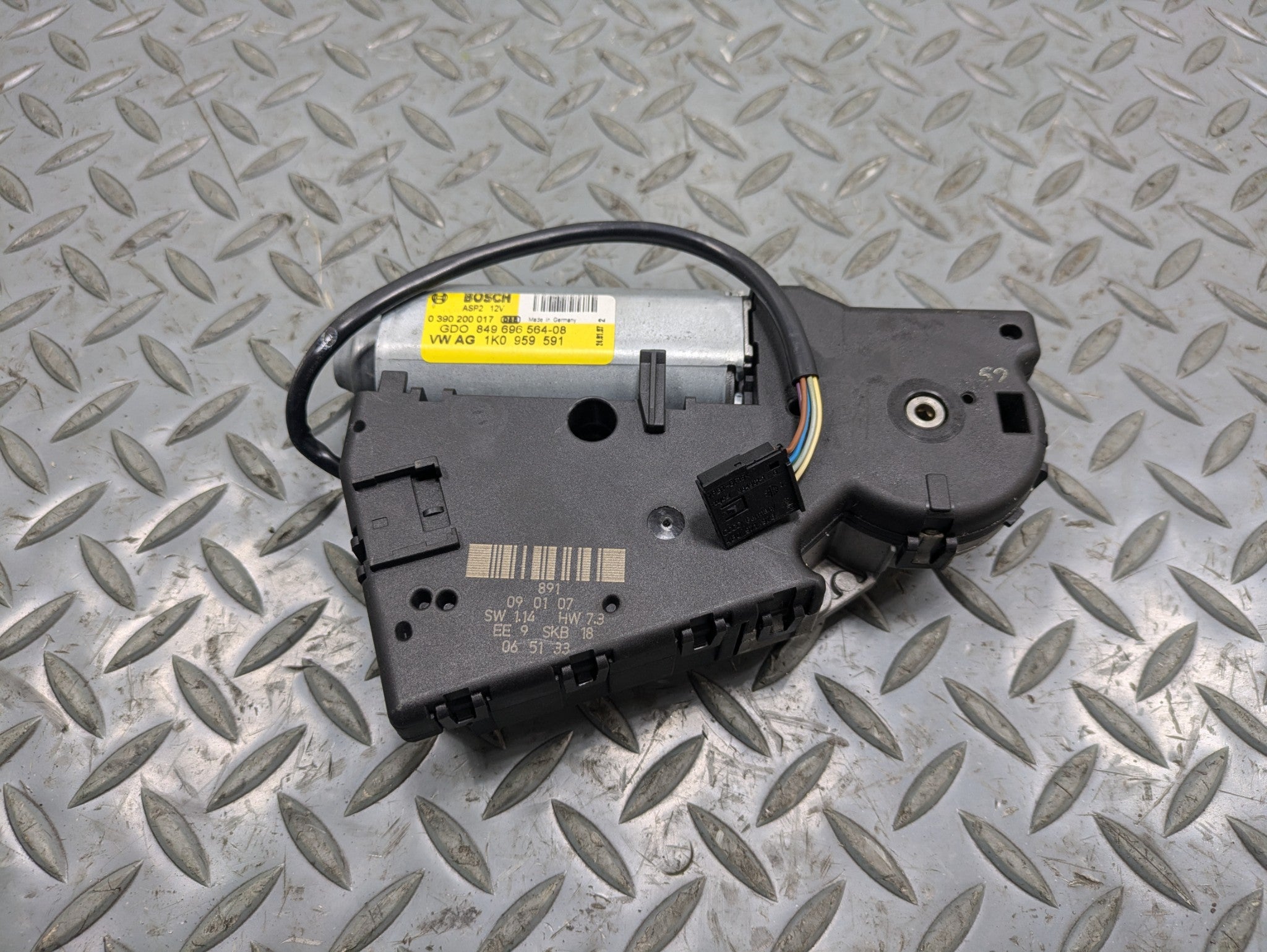 2008 - 2010 OEM PORSCHE CAYENNE SUNROOF MOONROOF MOTOR ACTUATOR UNIT