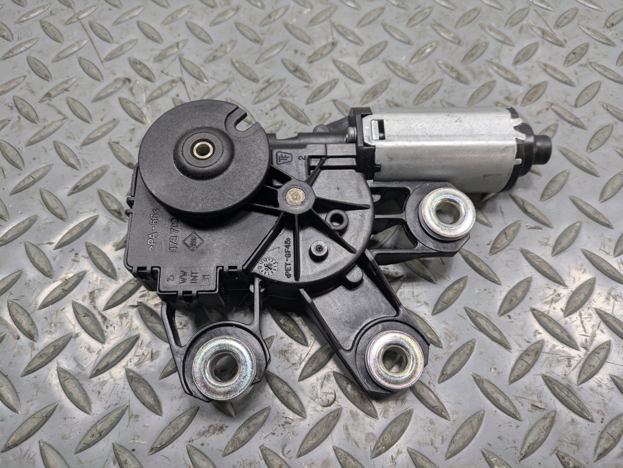 2008 - 2010 OEM PORSCHE CAYENNE REAR TRUNK HATCH WINDSHIELD WIPER MOTOR ASSEMBLY