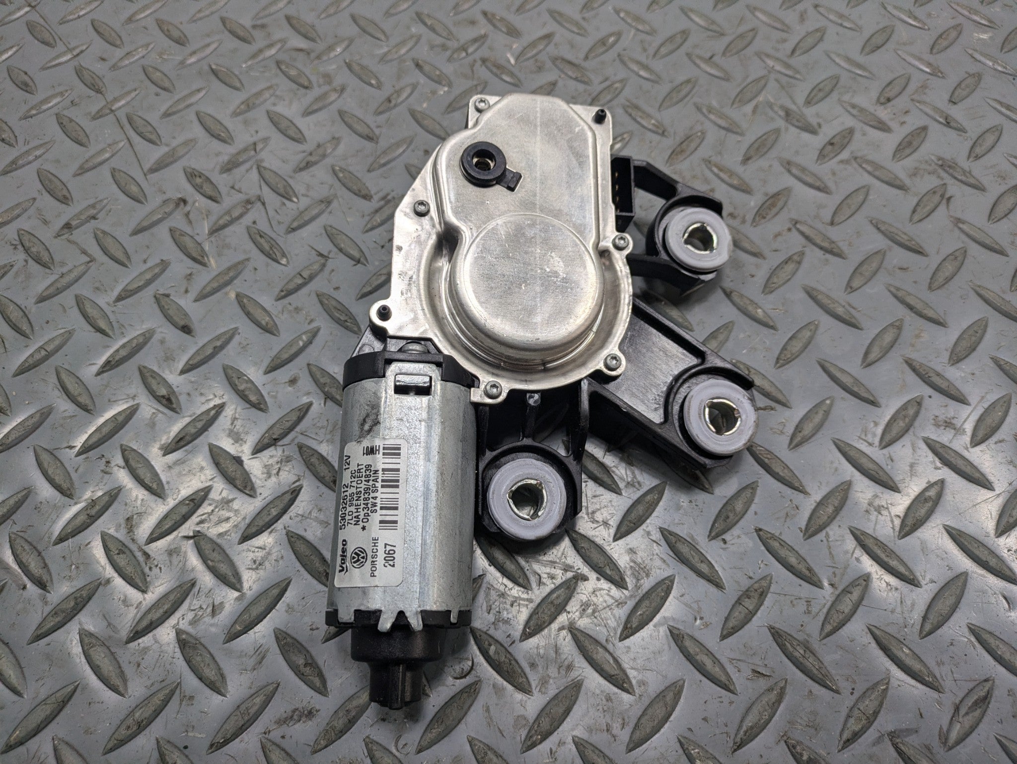 2008 - 2010 OEM PORSCHE CAYENNE REAR TRUNK HATCH WINDSHIELD WIPER MOTOR ASSEMBLY