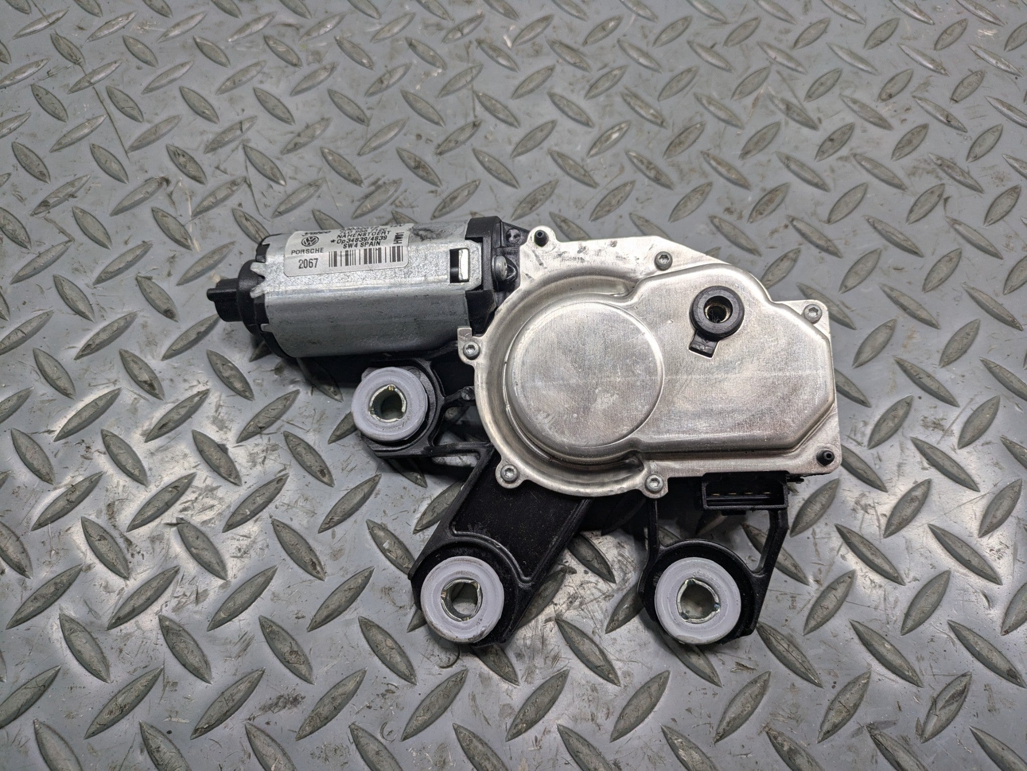 2008 - 2010 OEM PORSCHE CAYENNE REAR TRUNK HATCH WINDSHIELD WIPER MOTOR ASSEMBLY